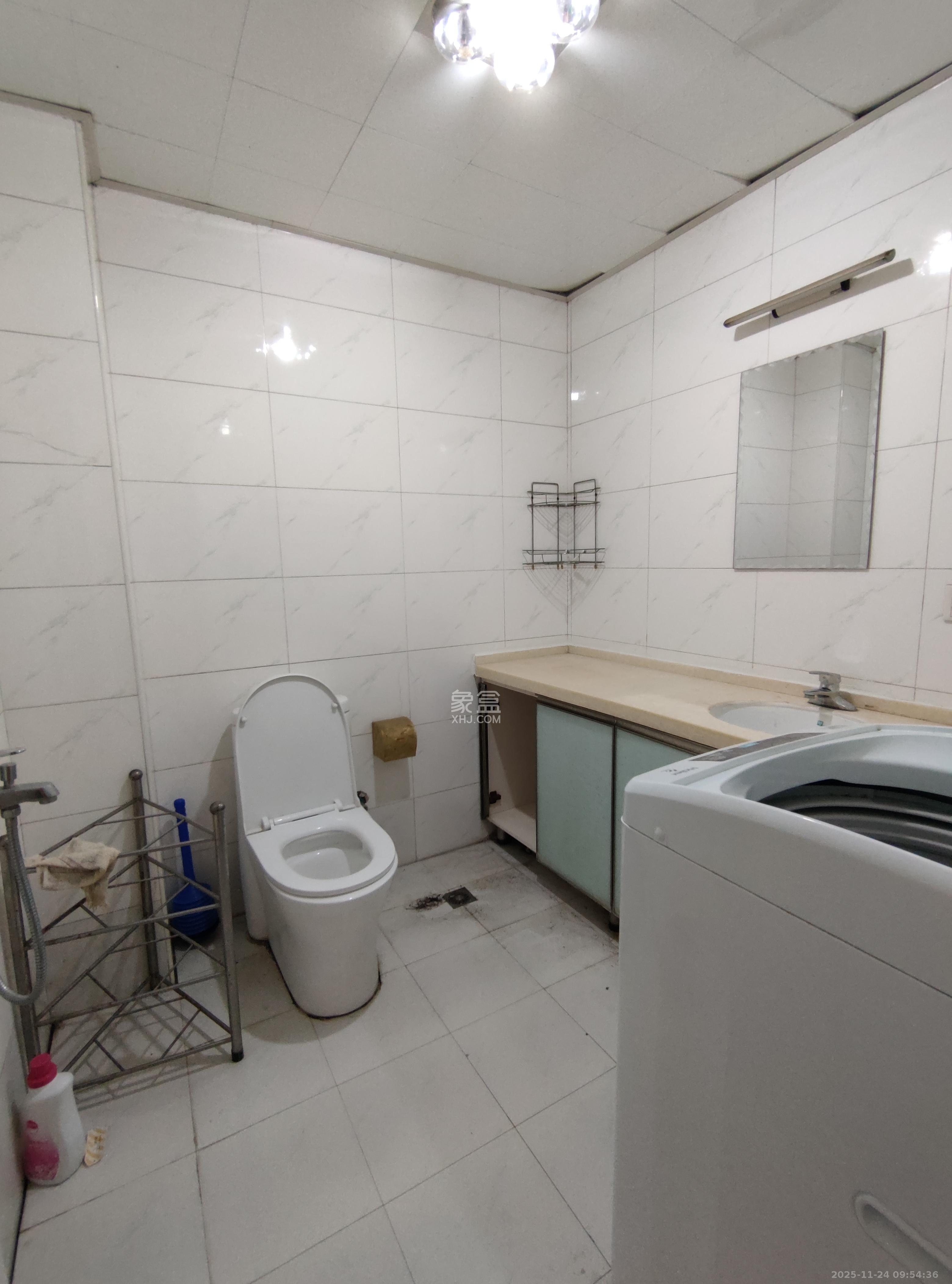 麓谷沐春园  2室2厅2卫    2100.0元/月室内图