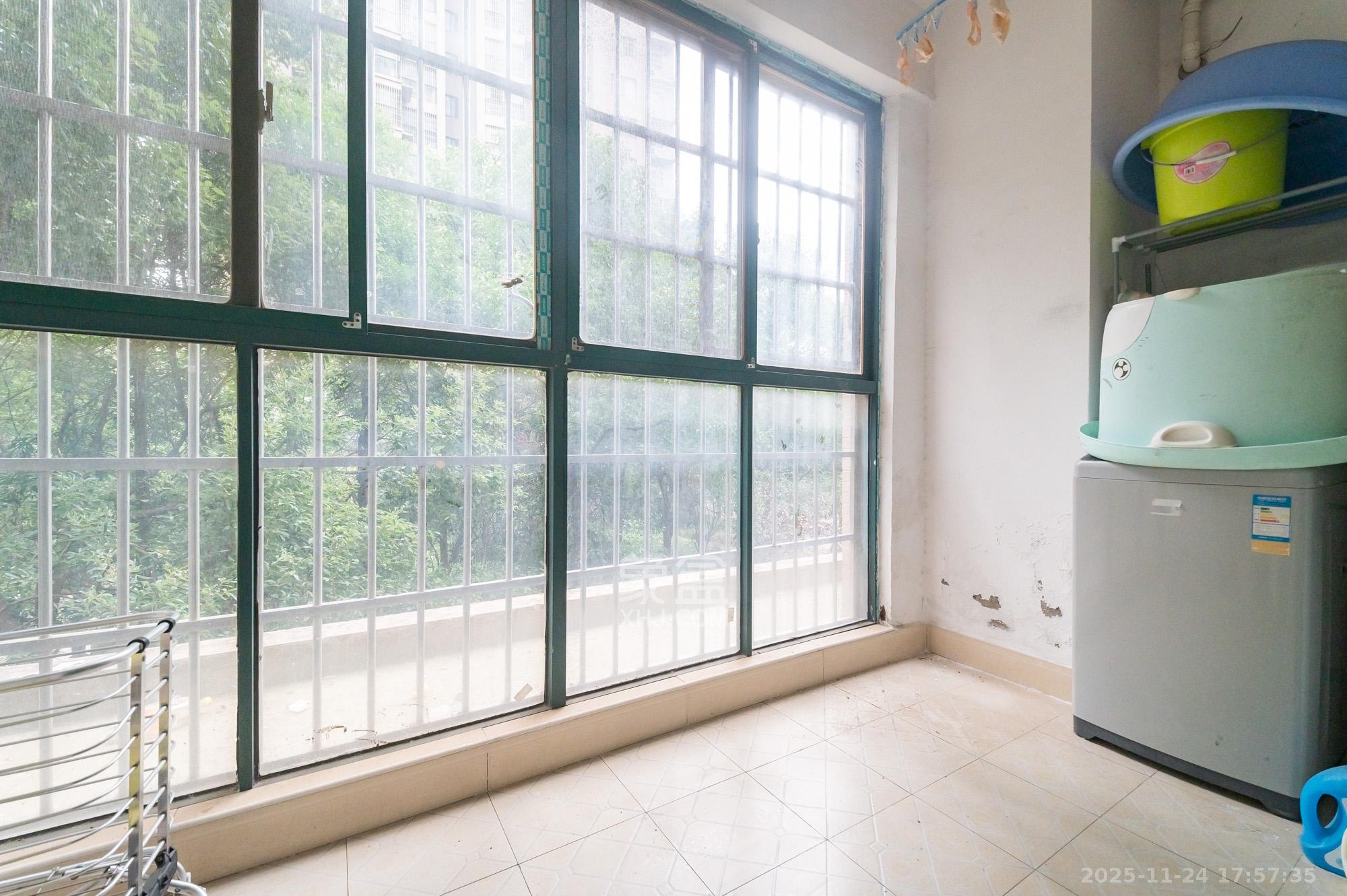 筑梦佳园  3室2厅1卫    49.0万阳台