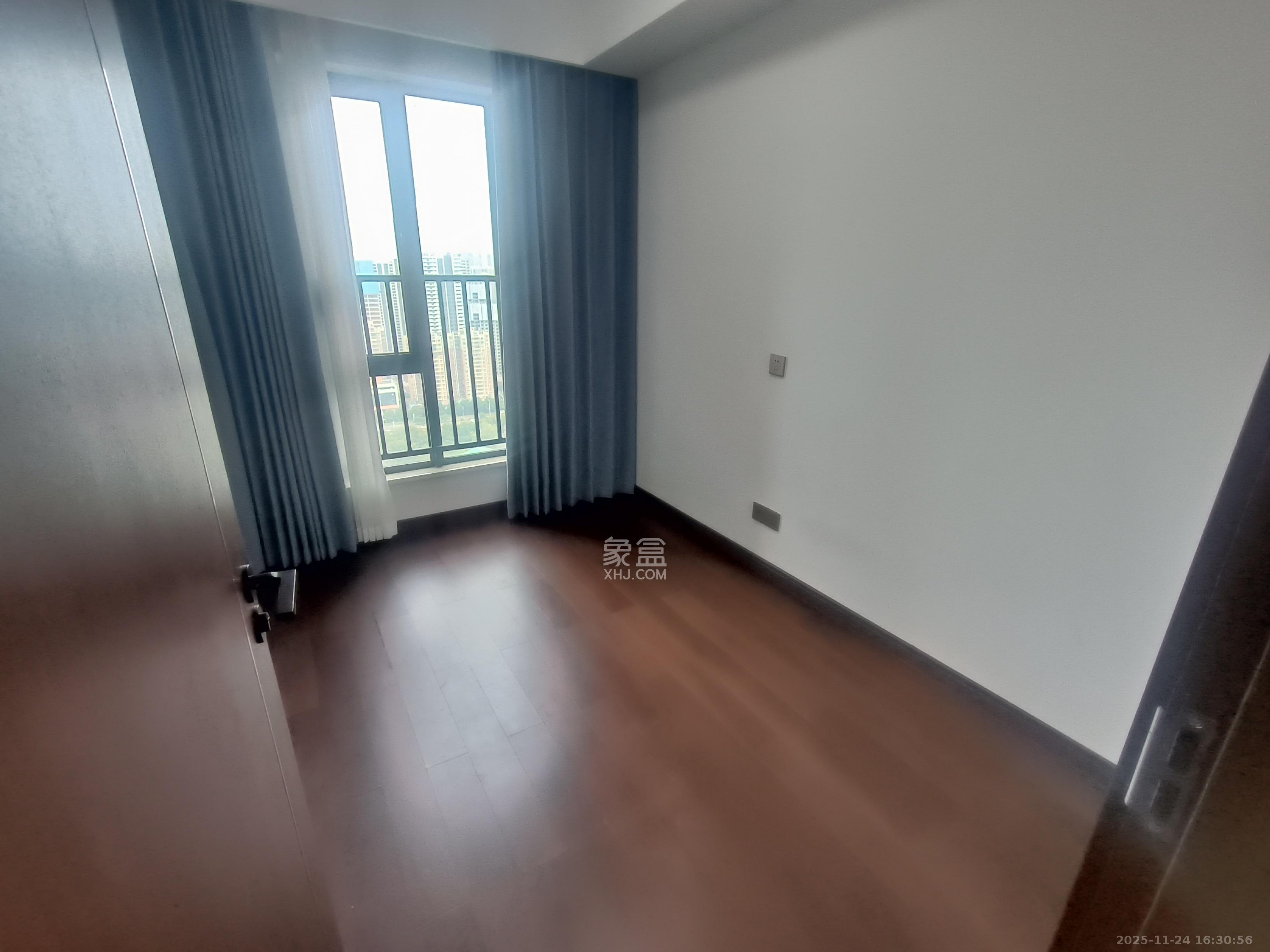 绿地长沙城际空间站（柏仕佳苑）  4室2厅2卫    3700.0元/月室内图