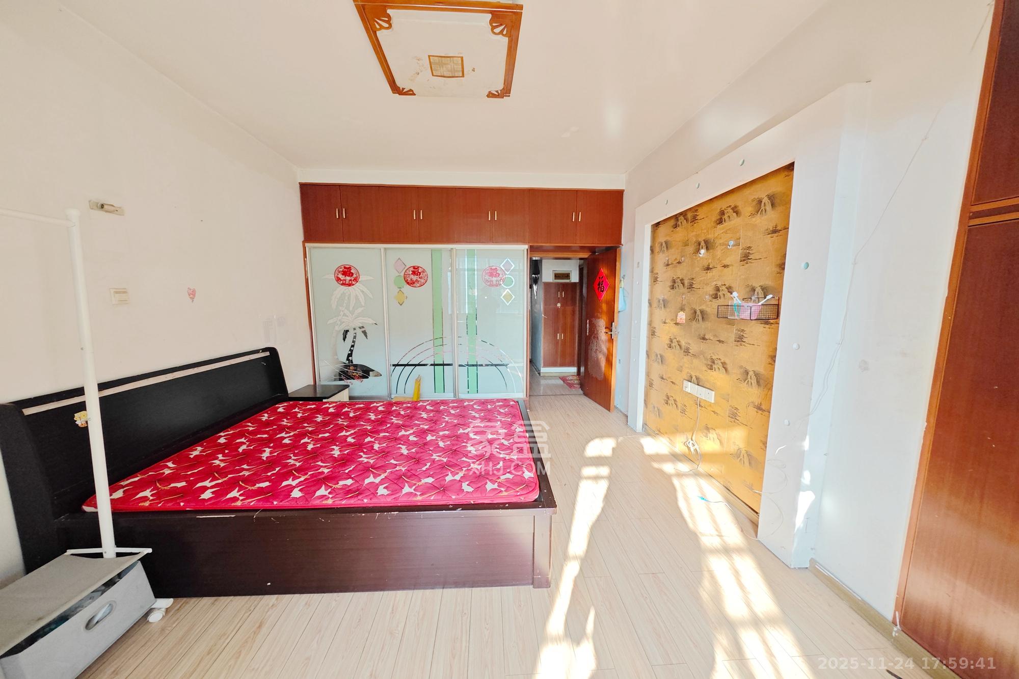 阀门厂宿舍 2室2厅1卫 32.8万 阀门厂宿舍 2室2厅1卫 32.8万卧室