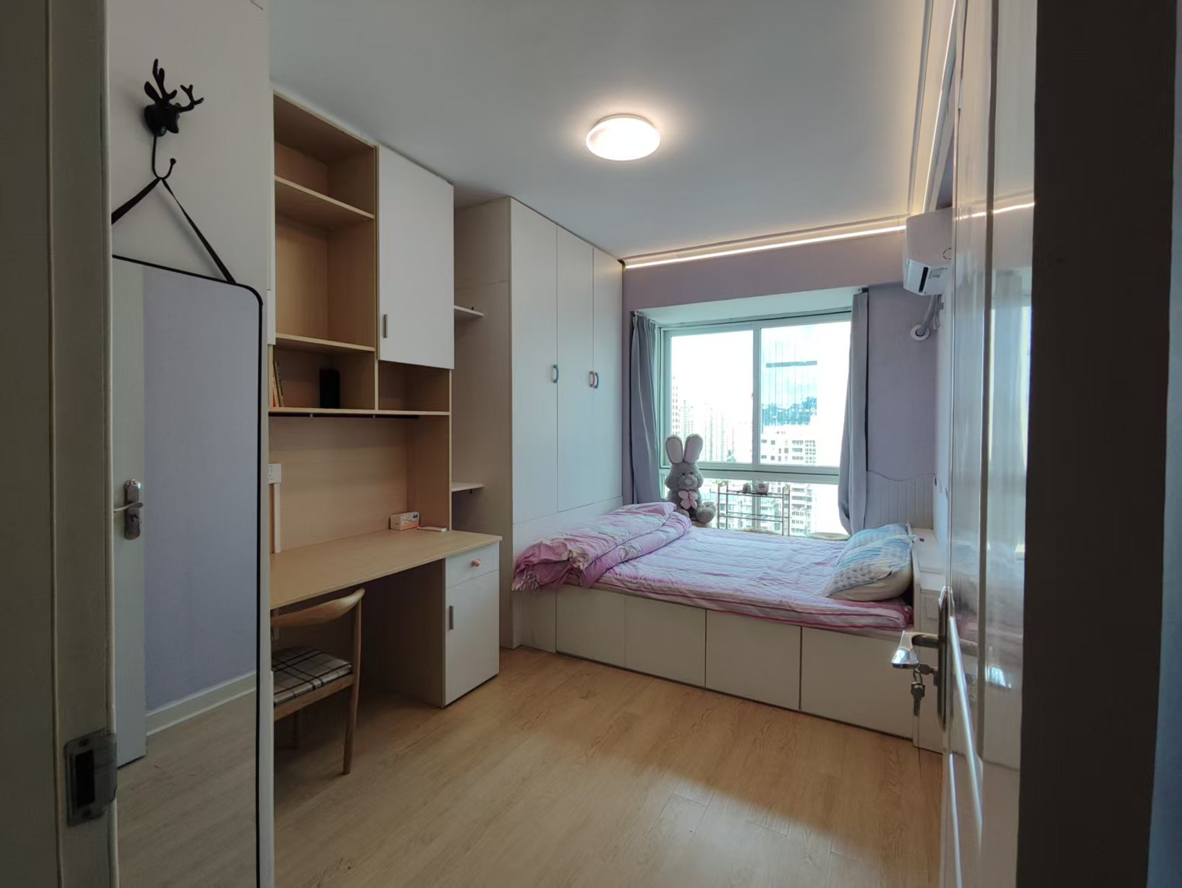 华宝雅苑 1室1厅1卫 2400.0元/月 华宝雅苑 1室1厅1卫 2400.0元/月室内图