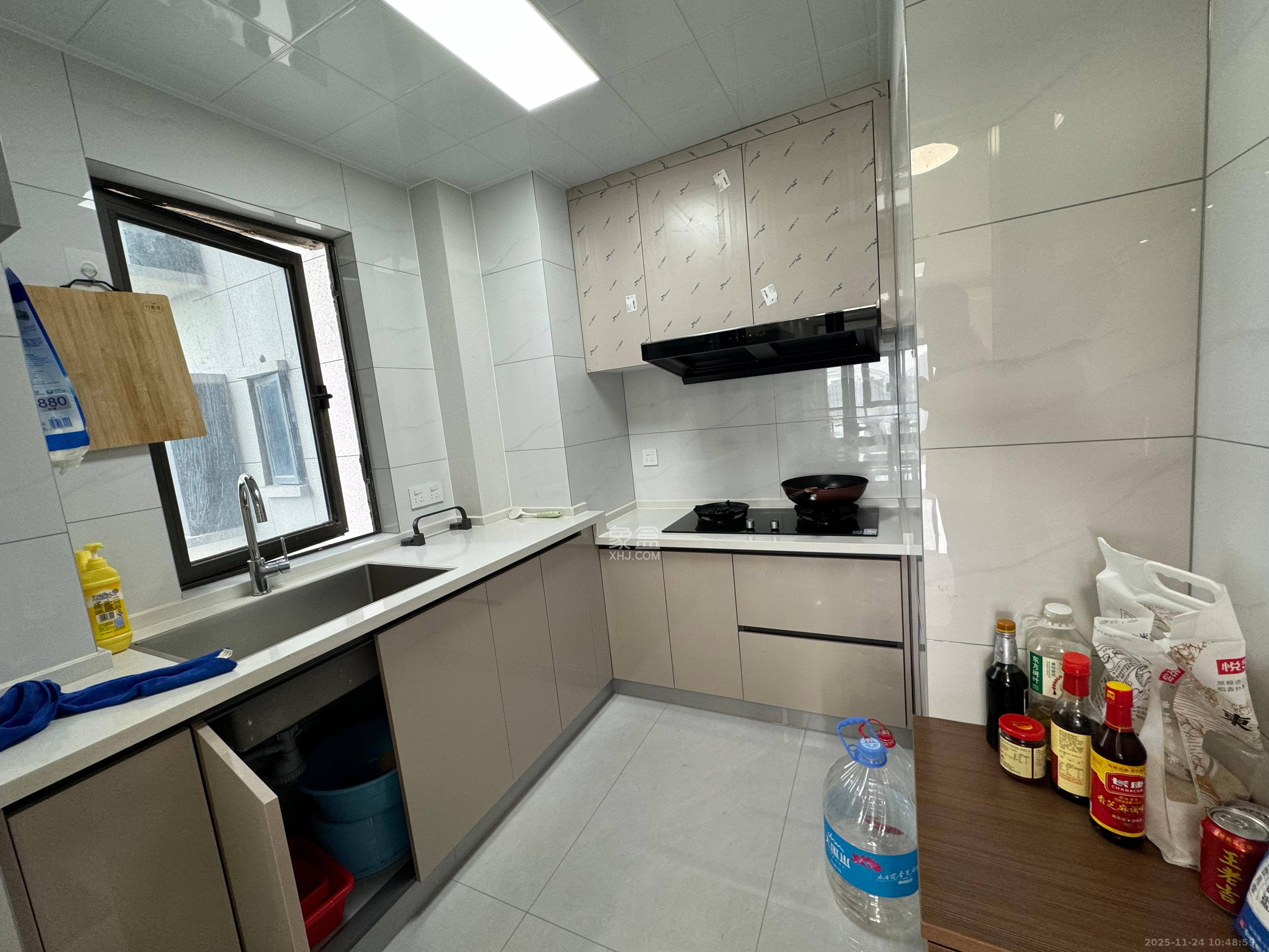 阳光城尚东湾悦江府 3室2厅1卫 2600.0元/月 阳光城尚东湾悦江府 3室2厅1卫 2600.0元/月室内图