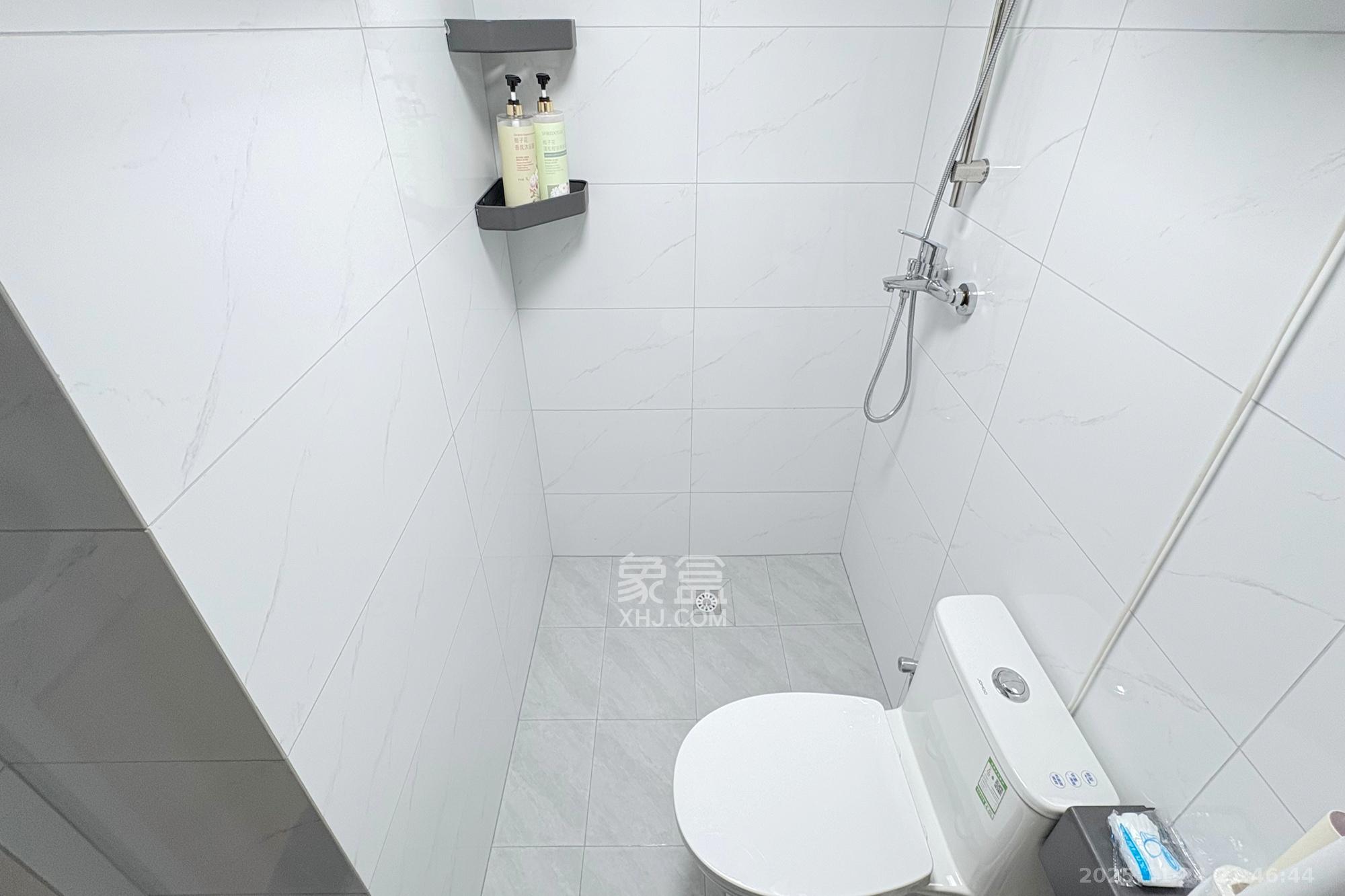 华润置地中心  2室1厅1卫    60.0万卫生间