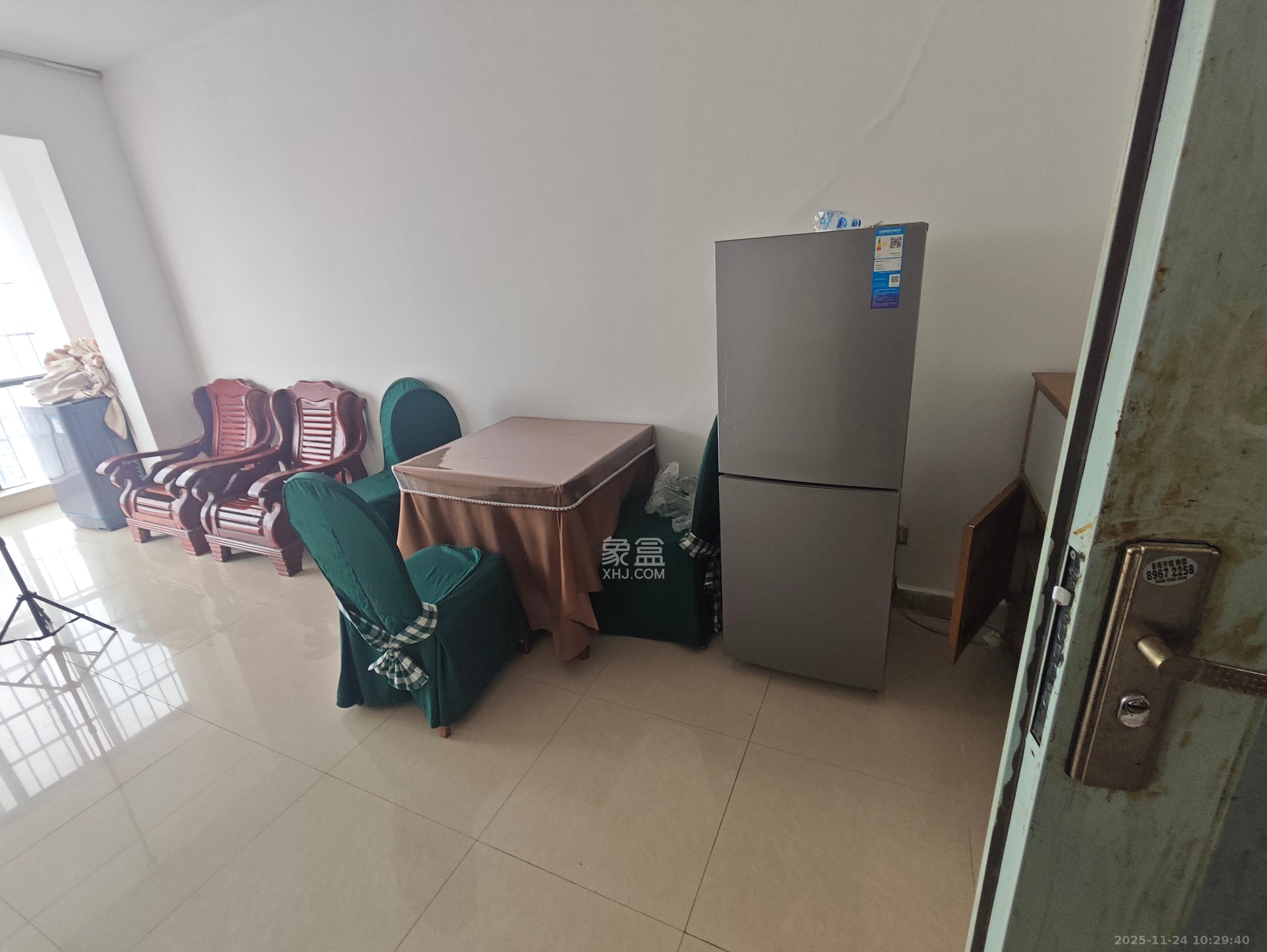 欧园  1室2厅1卫    1700.0元/月室内图