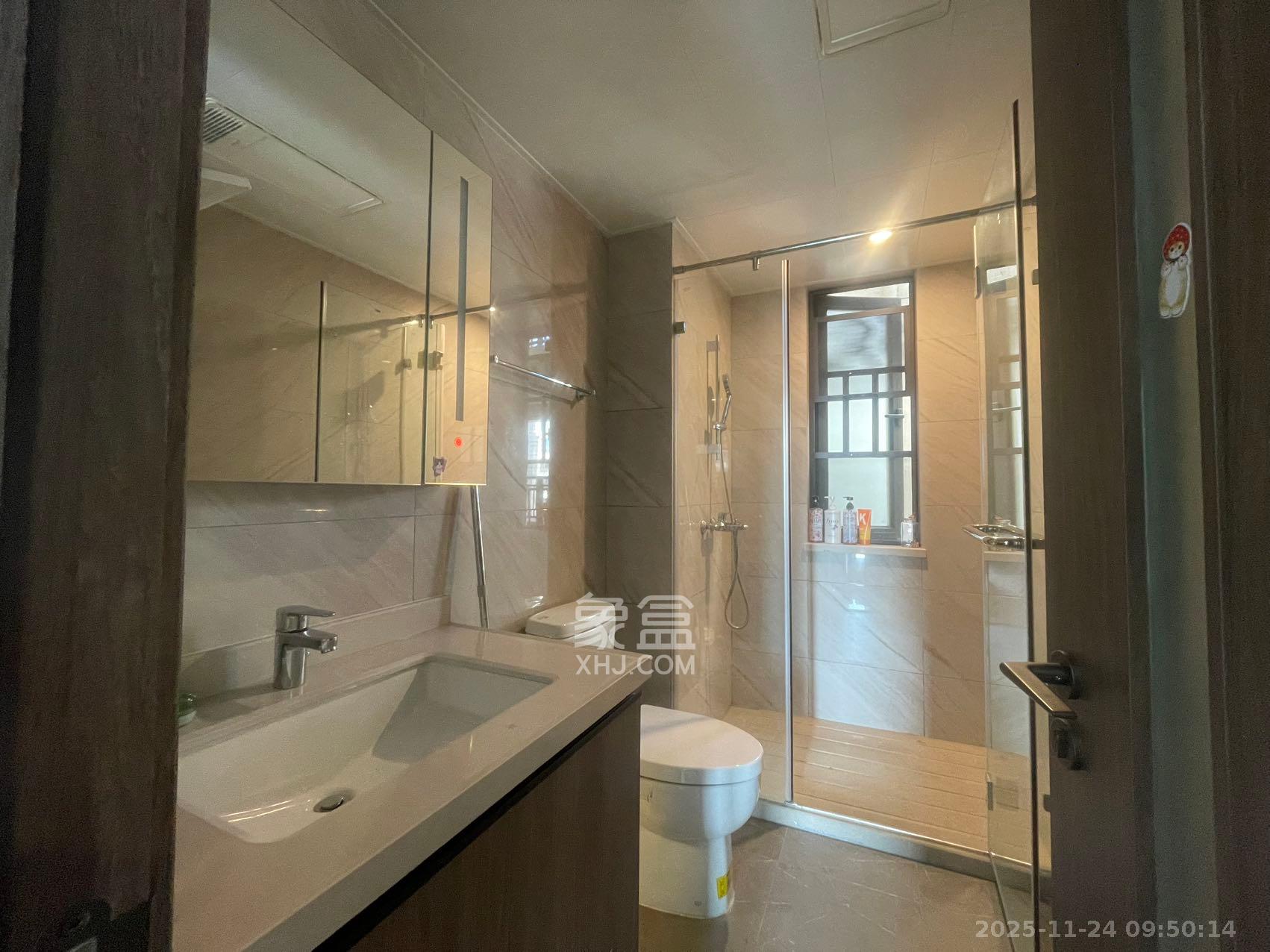 龙湖春江天玺  3室2厅1卫    4000.0元/月室内图