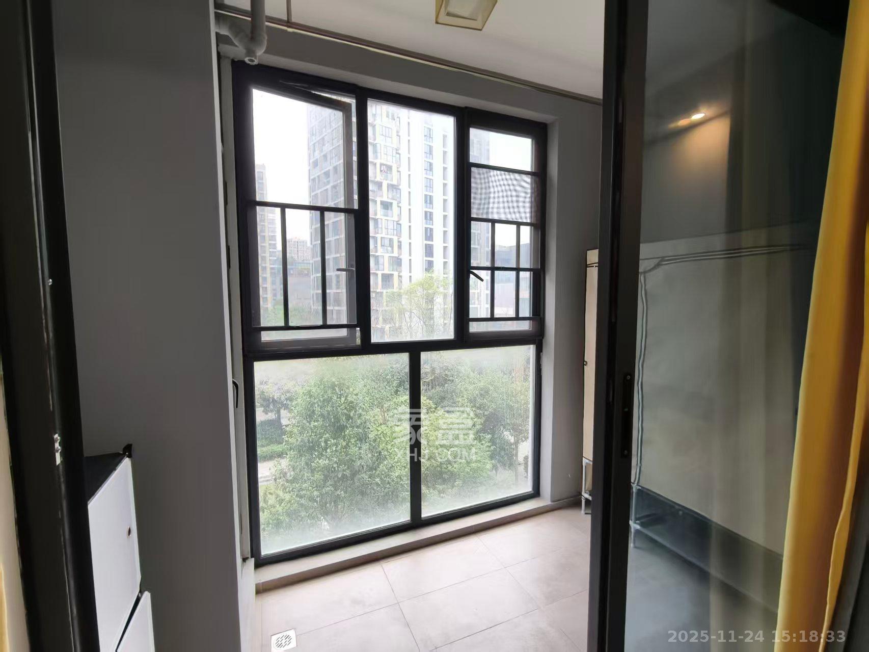 阳光100一期、四五期  2室2厅1卫    2500.0元/月室内图