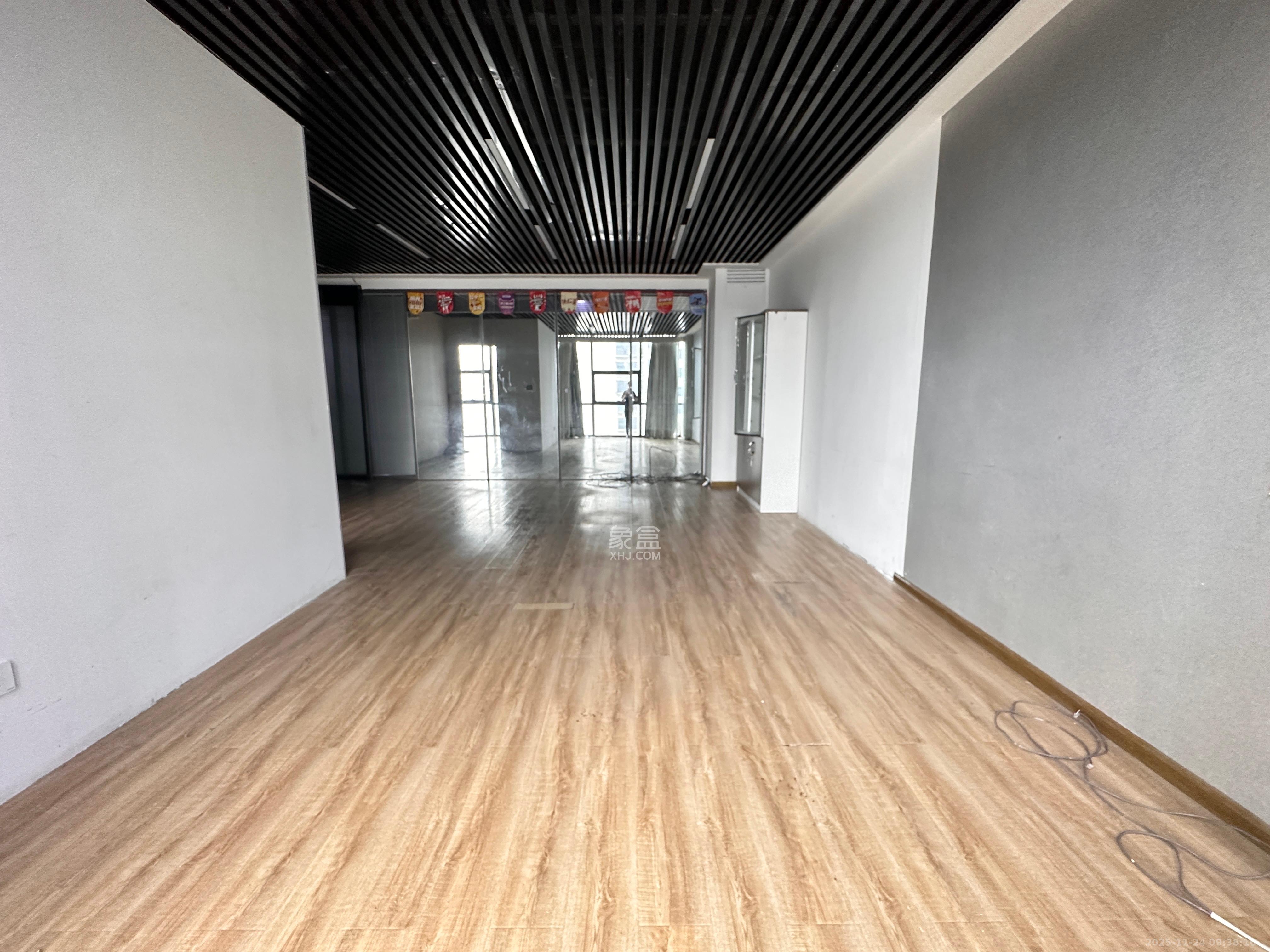 东盈商业广场（华泉城市广场）   100.0㎡      4500.0元/月室内图