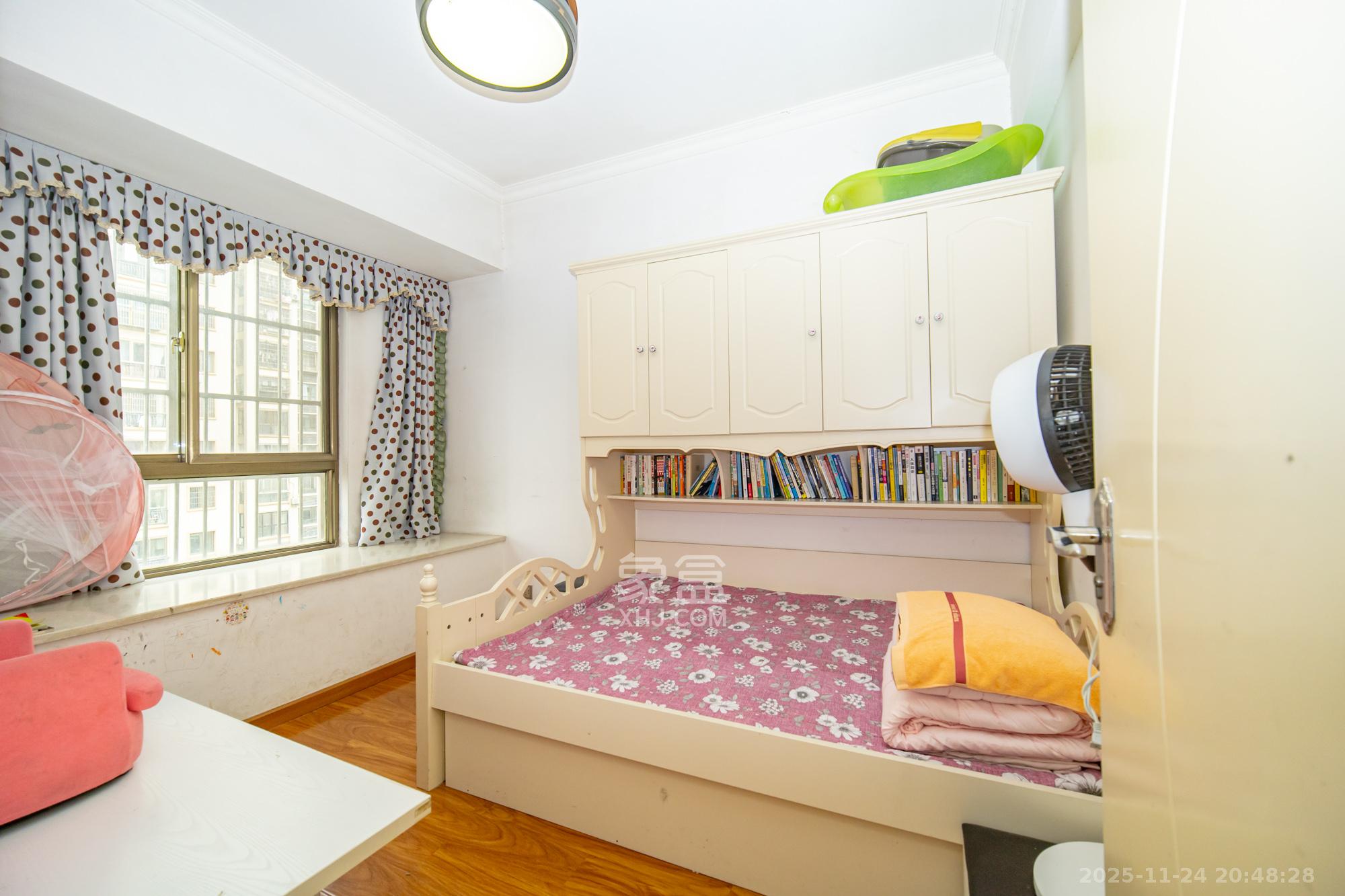 碧桂园威尼斯城 3室2厅2卫 68.0万 碧桂园威尼斯城 3室2厅2卫 68.0万卧室