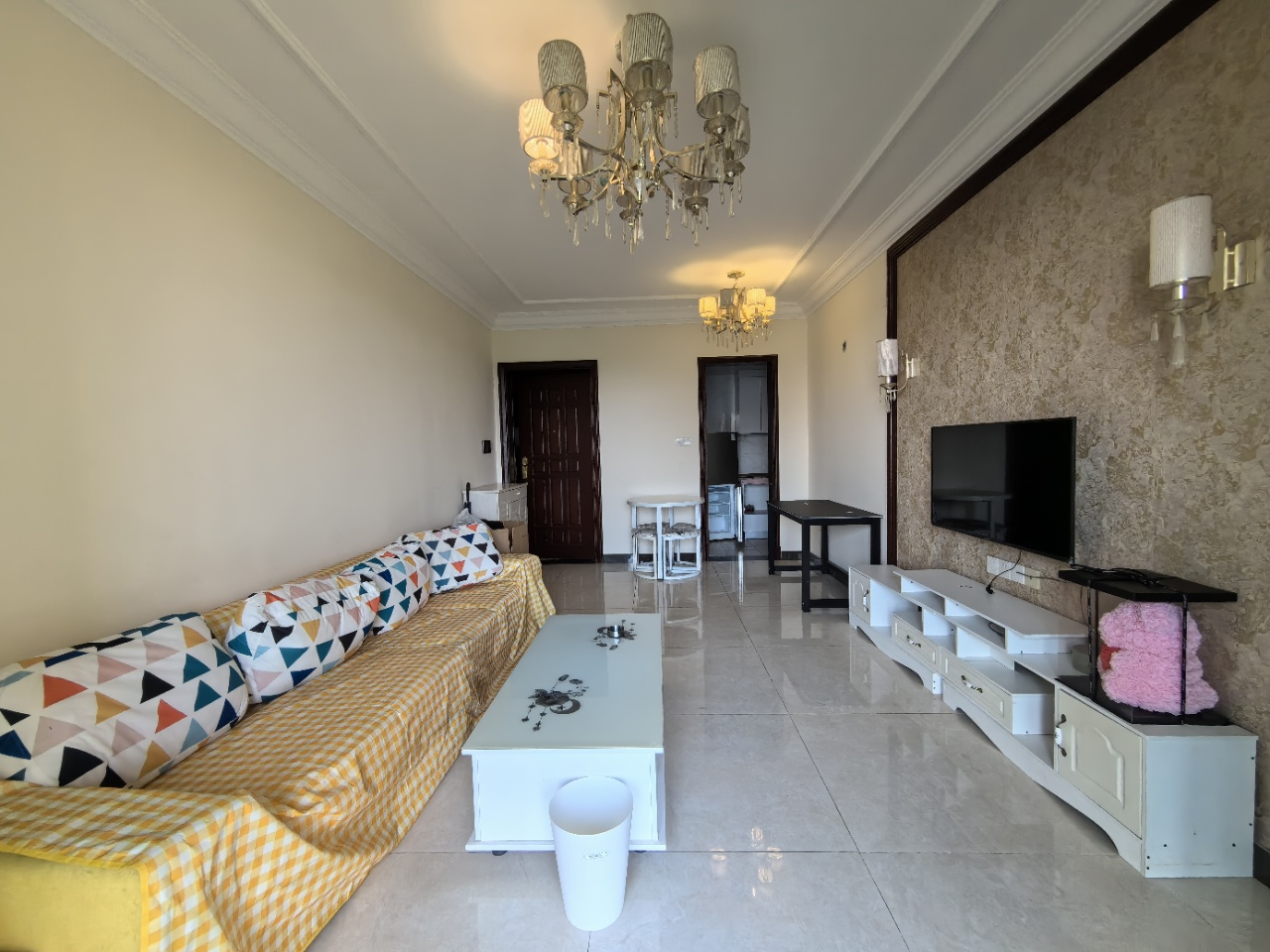 恒大绿洲 3室2厅1卫 1600.0元/月 恒大绿洲 3室2厅1卫 1600.0元/月室内图