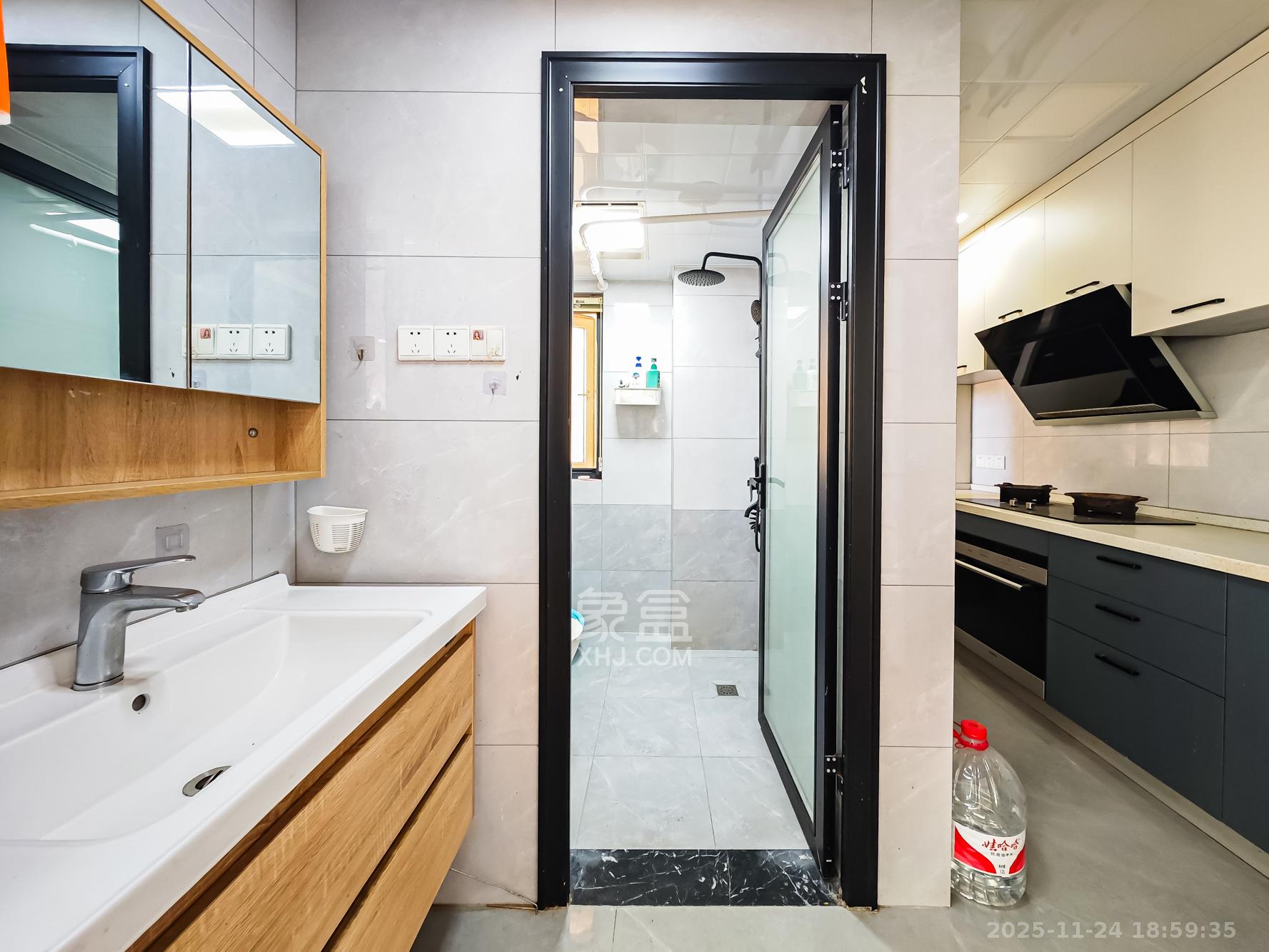 福晟钱隆国际(晟冉景苑) 3室2厅2卫 95.0万 福晟钱隆国际(晟冉景苑) 3室2厅2卫 95.0万其他