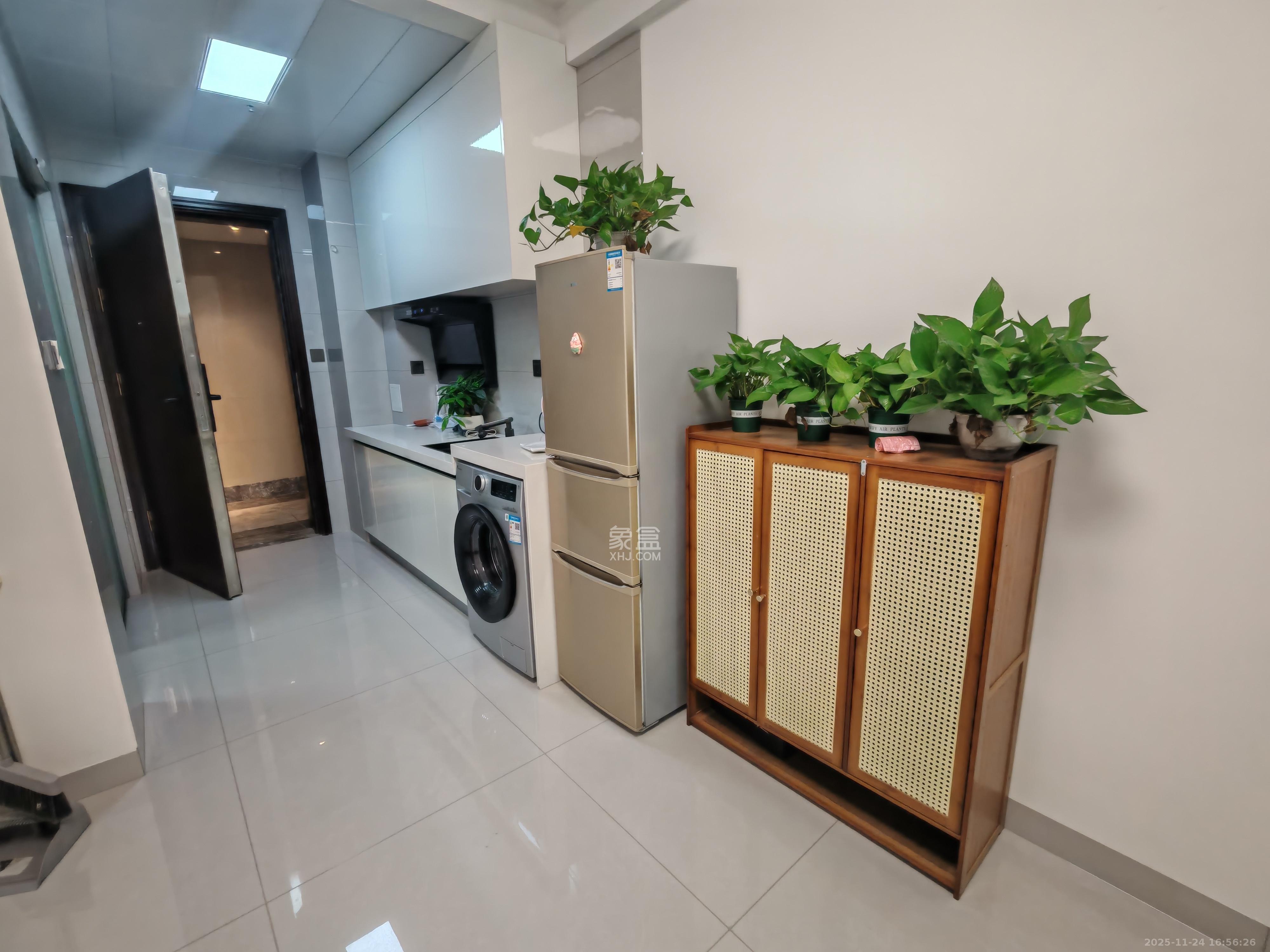 恒大誉府（融誉商业中心）  1室1厅1卫    1700.0元/月室内图