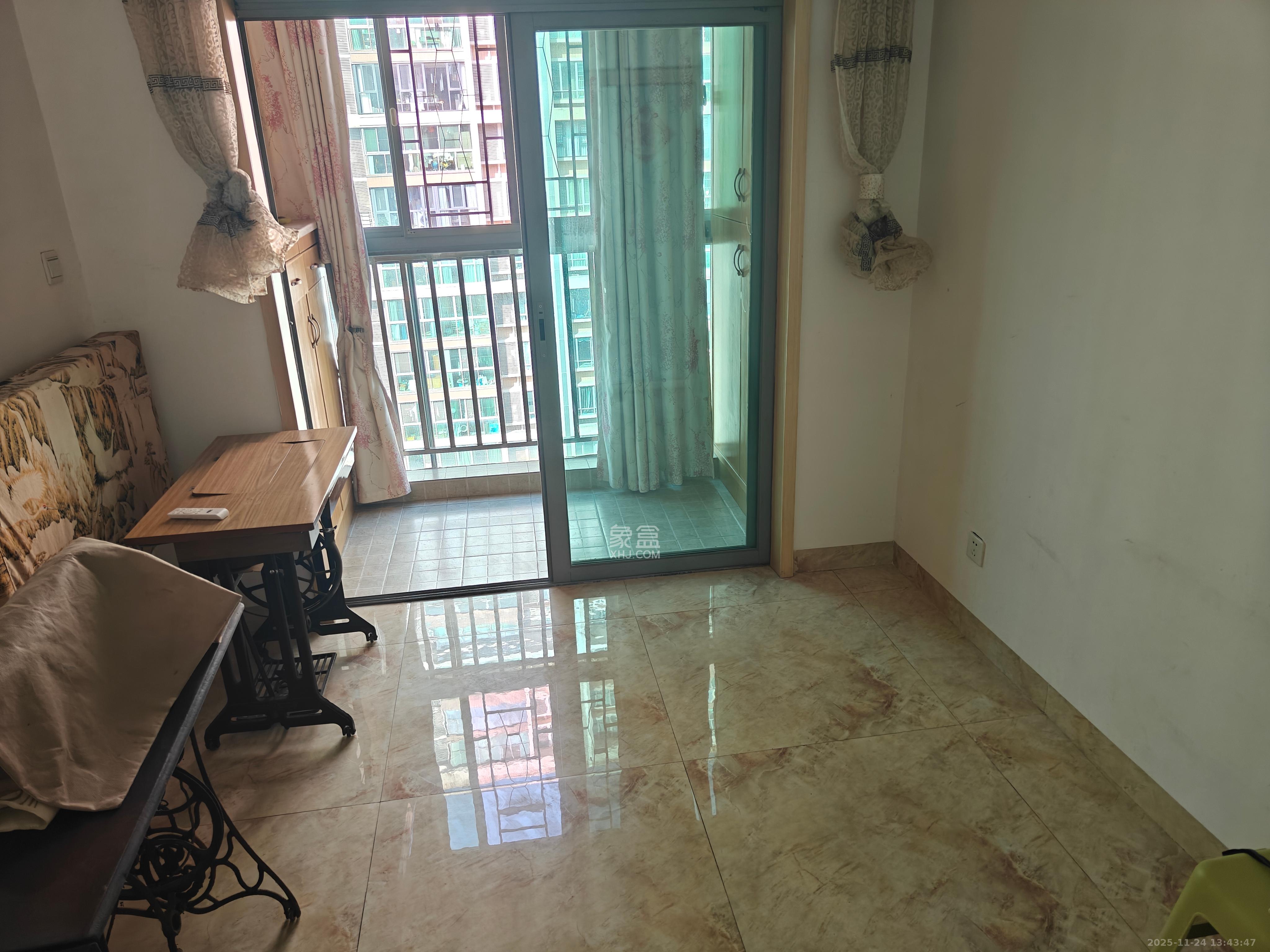 新城新世界一二三期  4室2厅2卫    2800.0元/月室内图