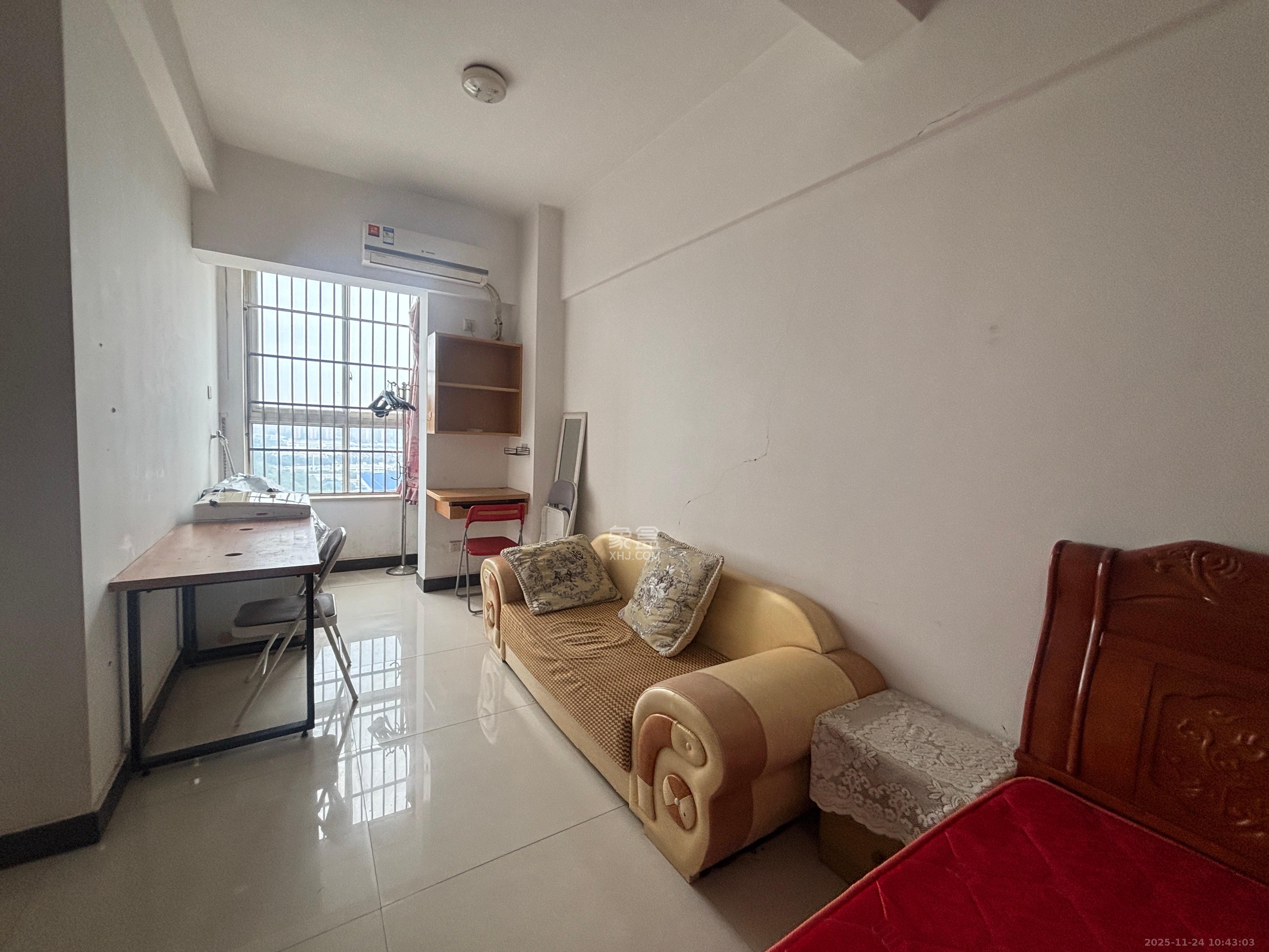 香槟小镇(香槟花苑）  1室1厅1卫    1100.0元/月室内图