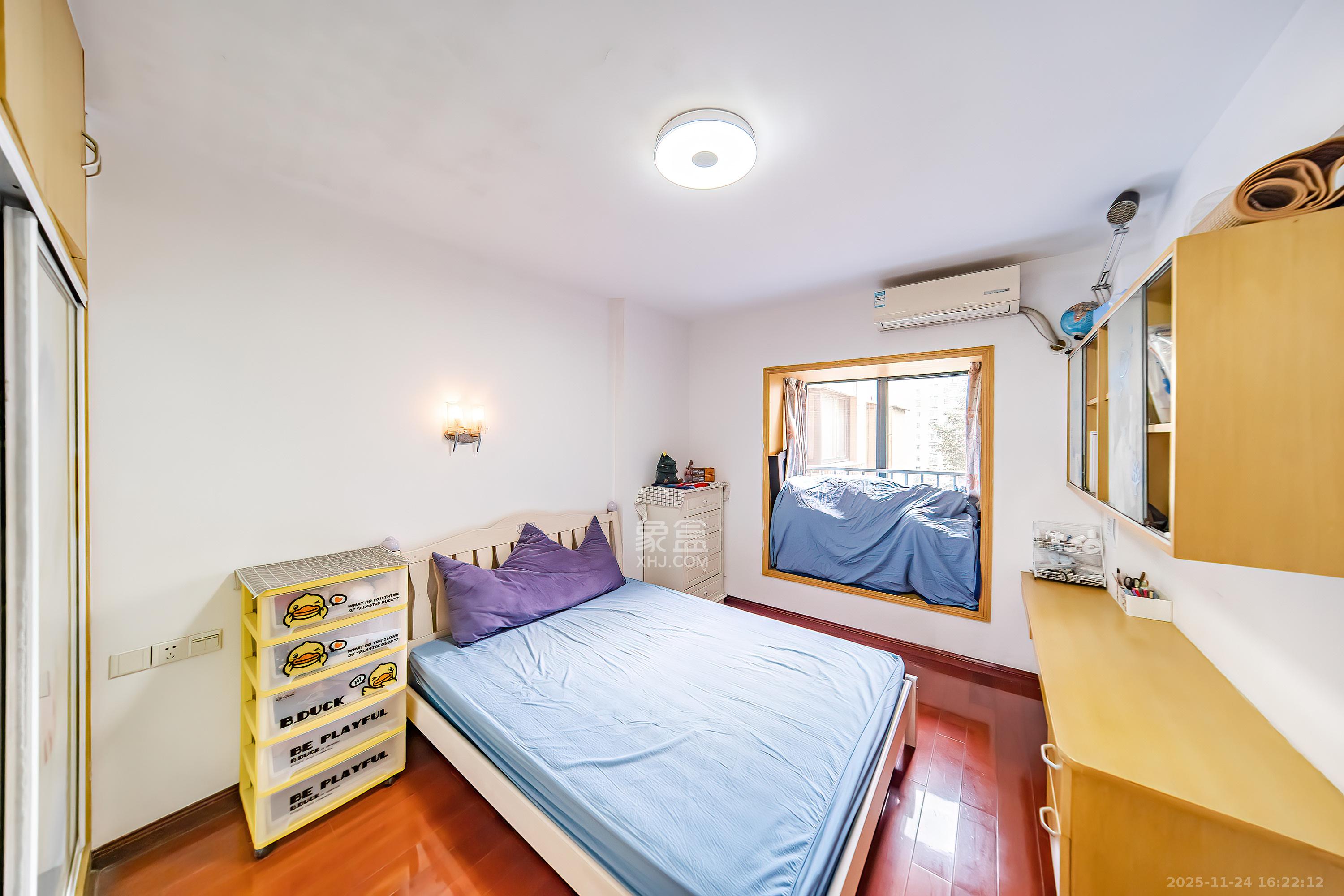 佳阳悦景馨都  3室2厅2卫    88.0万卧室