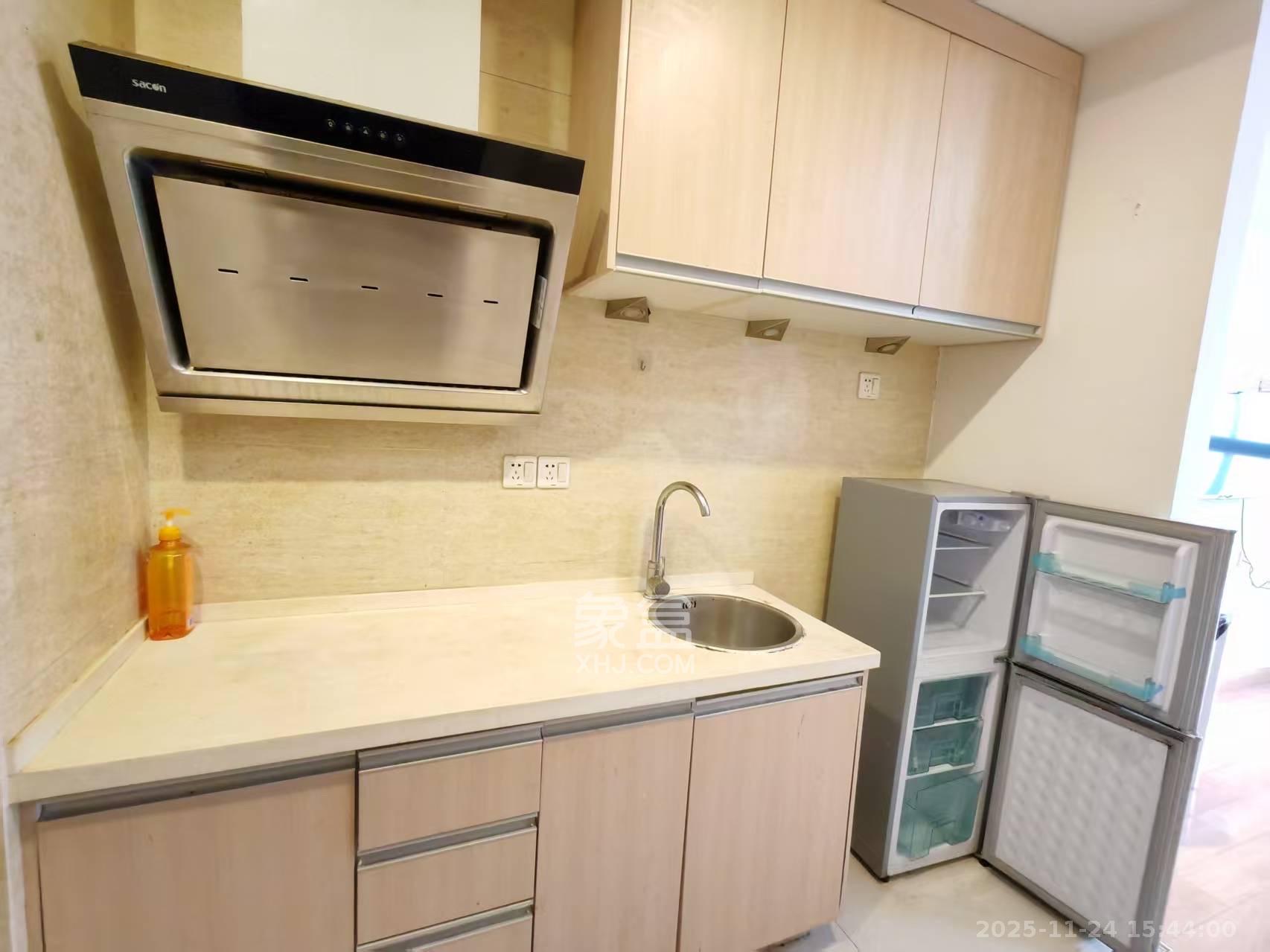 绿地中央广场 1室1厅1卫 1500.0元/月 绿地中央广场 1室1厅1卫 1500.0元/月室内图