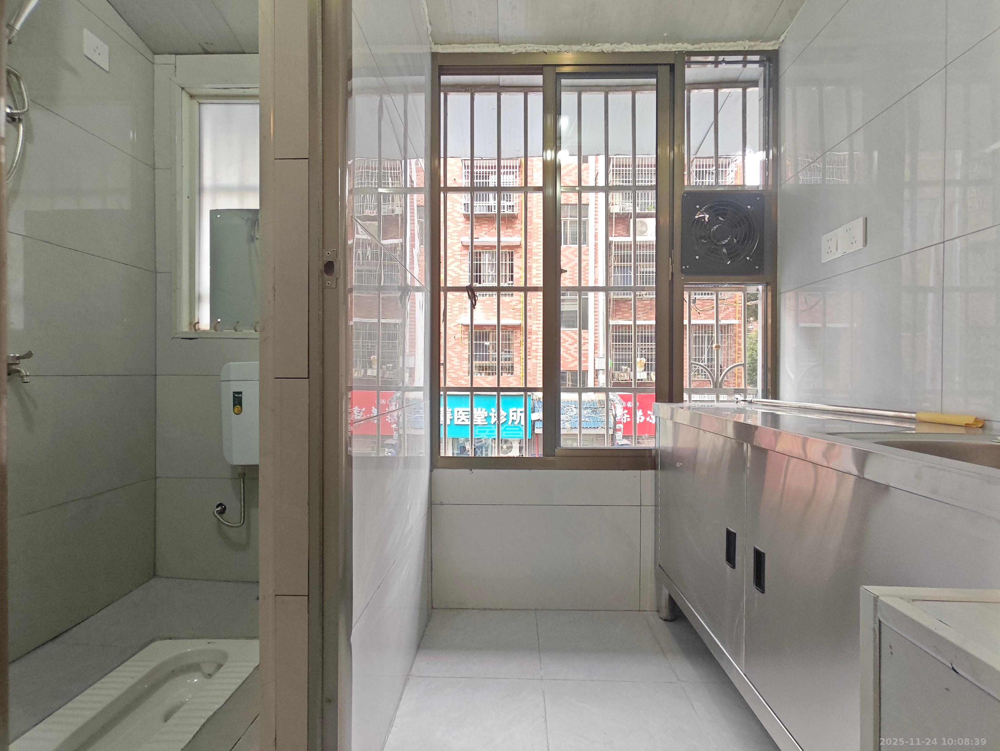 月湖安置小区(马栏山小区) 1室1厅1卫 1200.0元/月 月湖安置小区(马栏山小区) 1室1厅1卫 1200.0元/月室内图