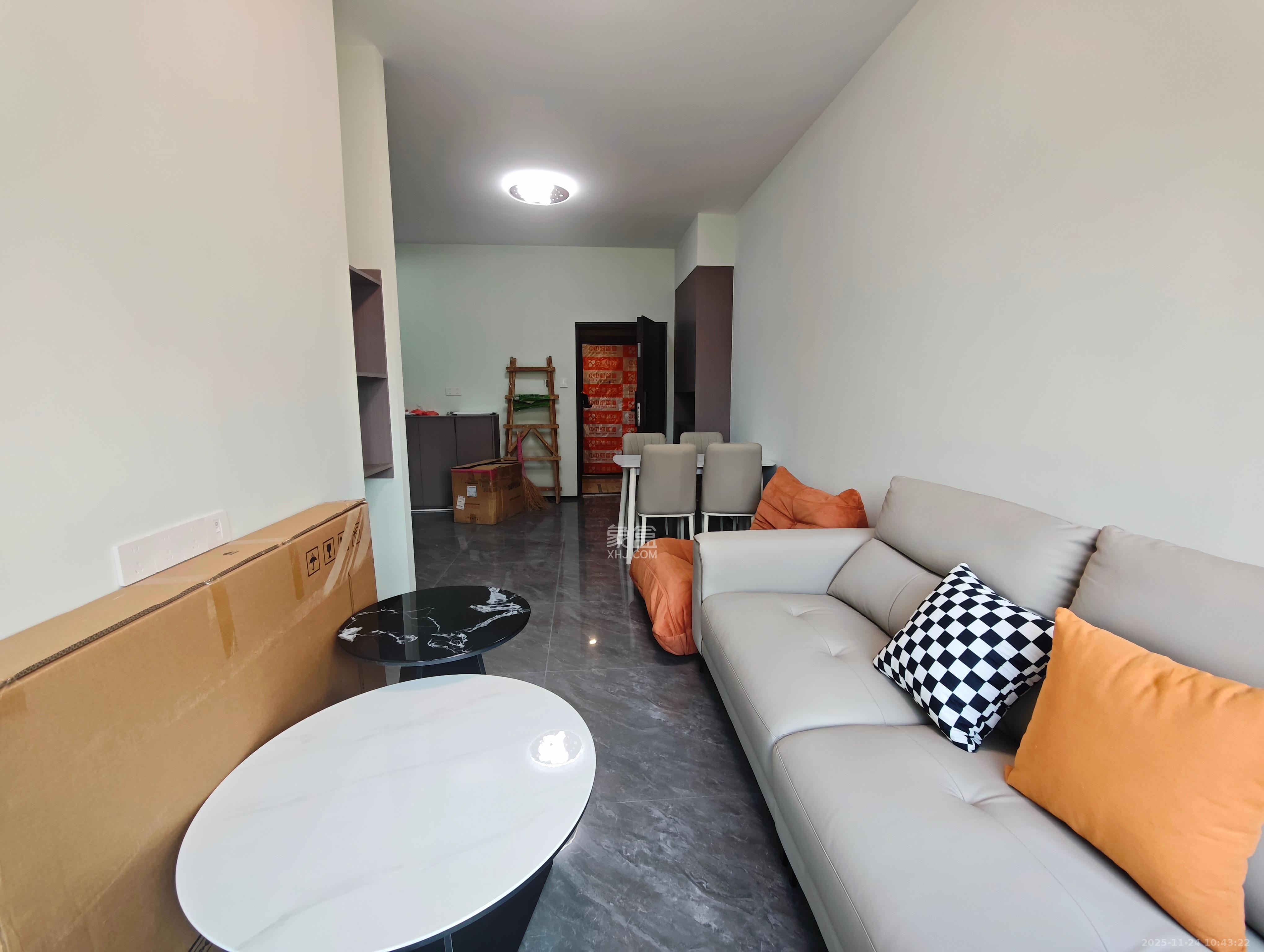 南益名士豪庭  2室1厅1卫    2500.0元/月室内图