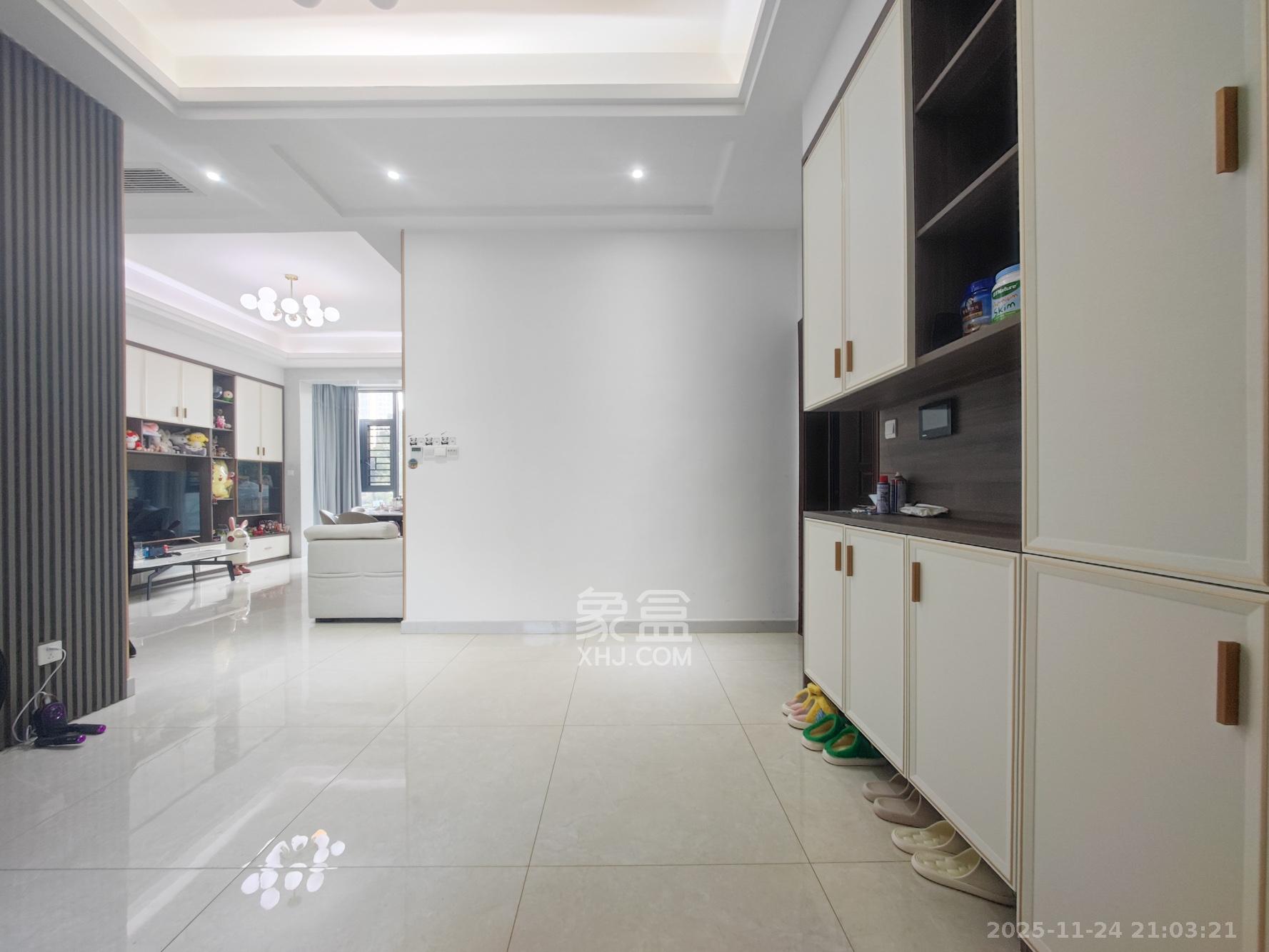 恒大上林苑 4室2厅2卫 140.0万 恒大上林苑 4室2厅2卫 140.0万其他