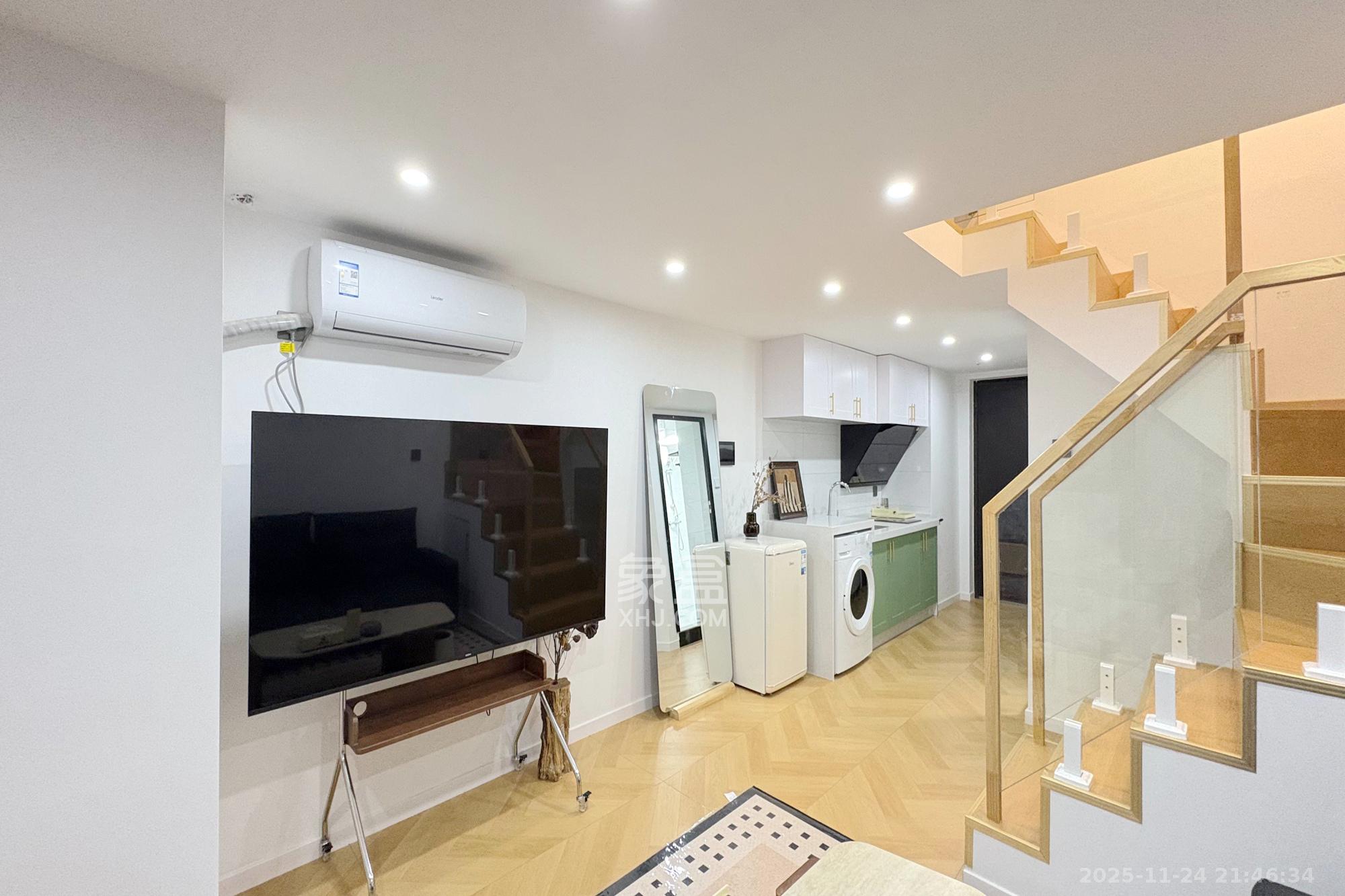 华润置地中心 2室1厅1卫 60.0万 华润置地中心 2室1厅1卫 60.0万客厅