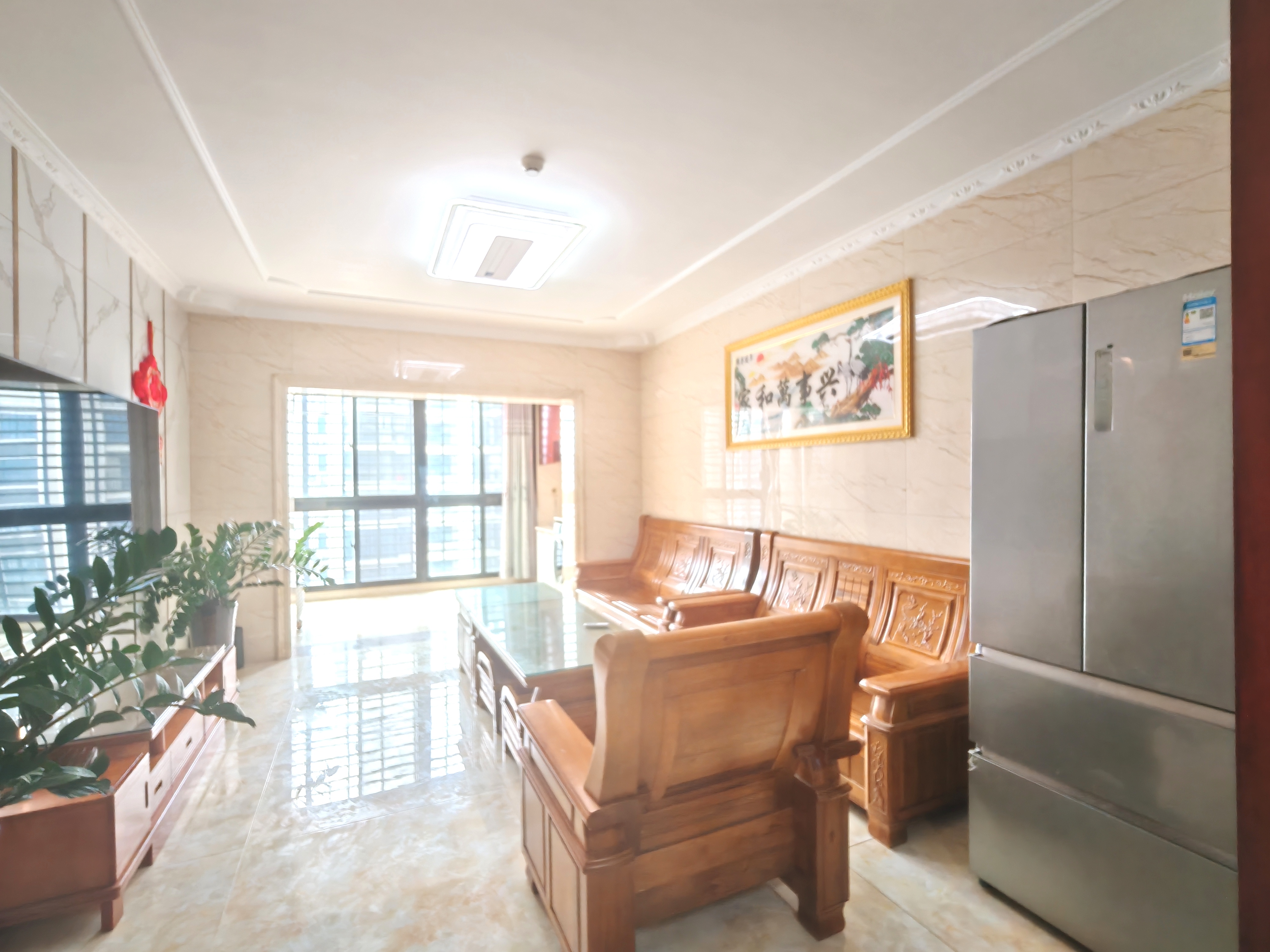 椰海家园一期  3室2厅2卫    3200.0元/月室内图