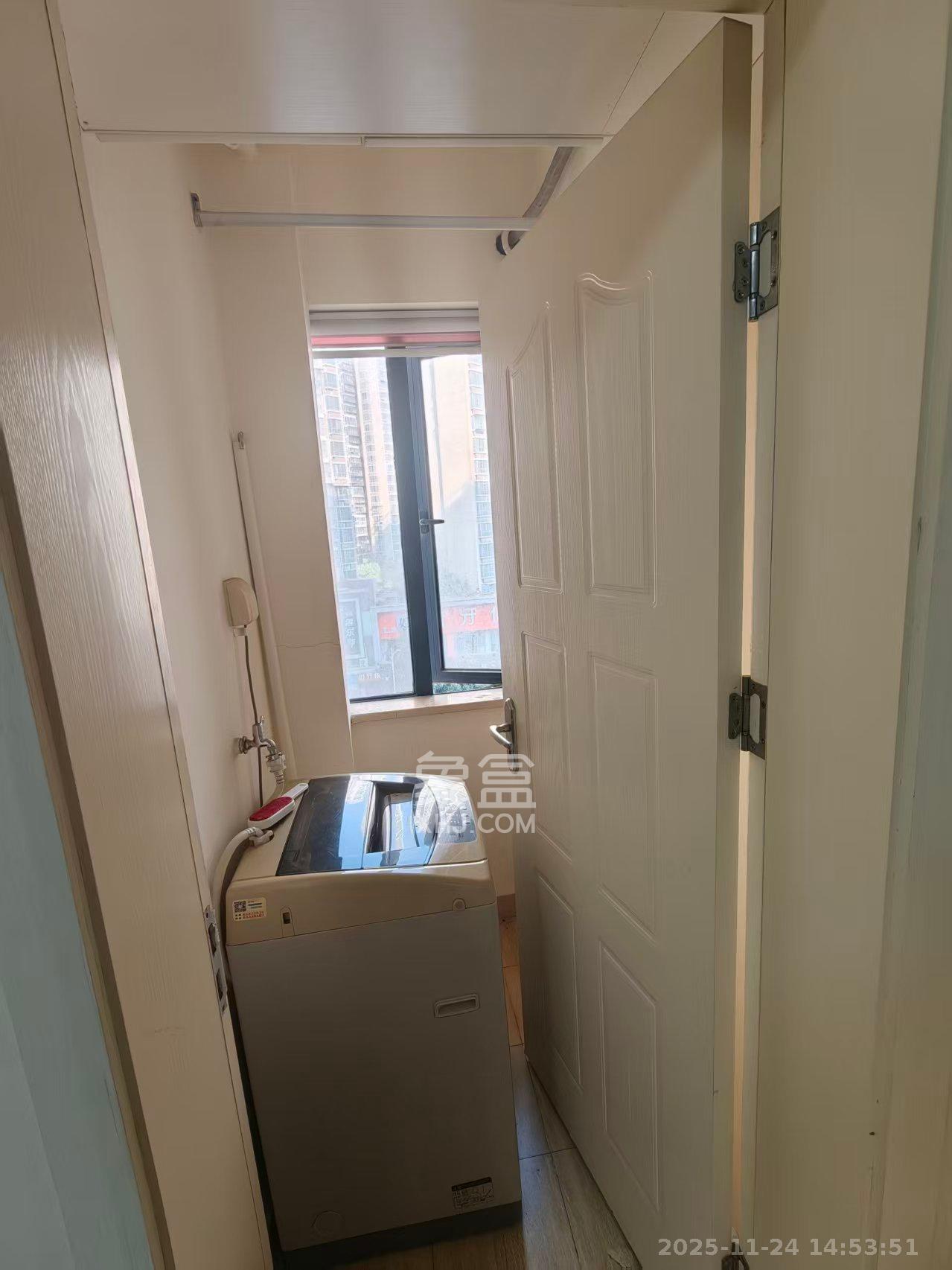 万芙锦城  1室1厅1卫    1500.0元/月