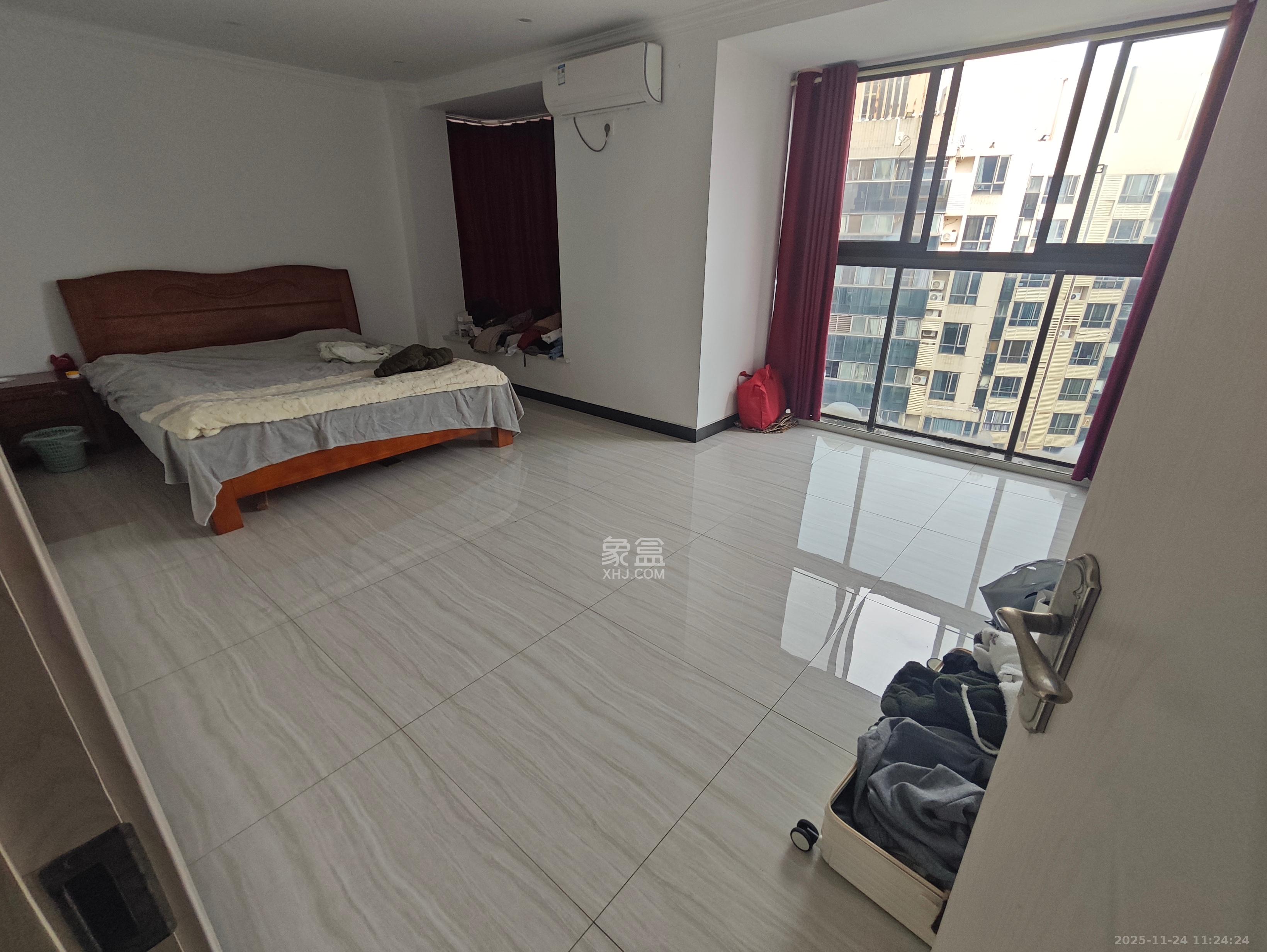 通用时代国际社区  1室2厅2卫    2500.0元/月室内图