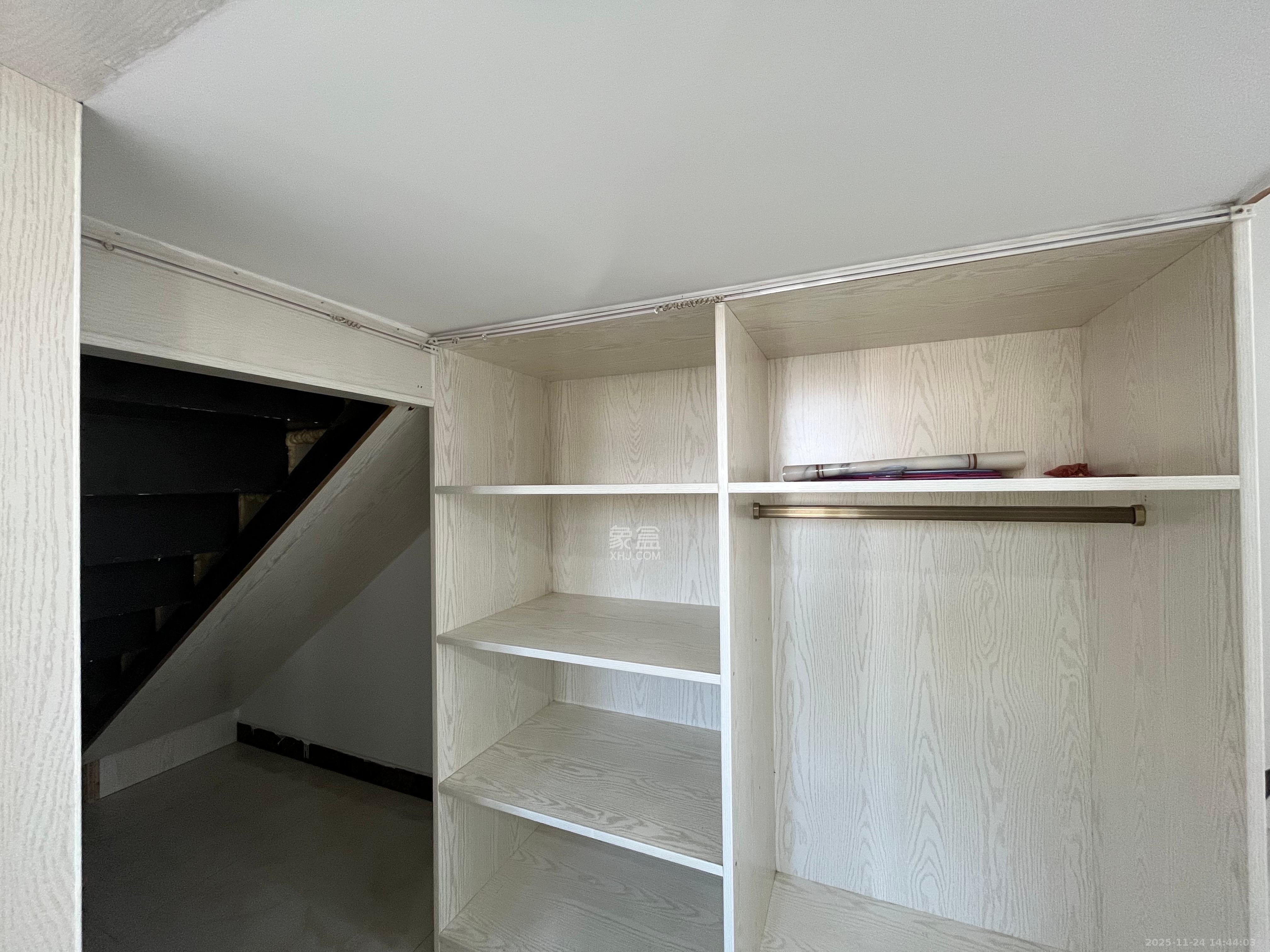 荣悦台  1室1厅1卫    2100.0元/月室内图