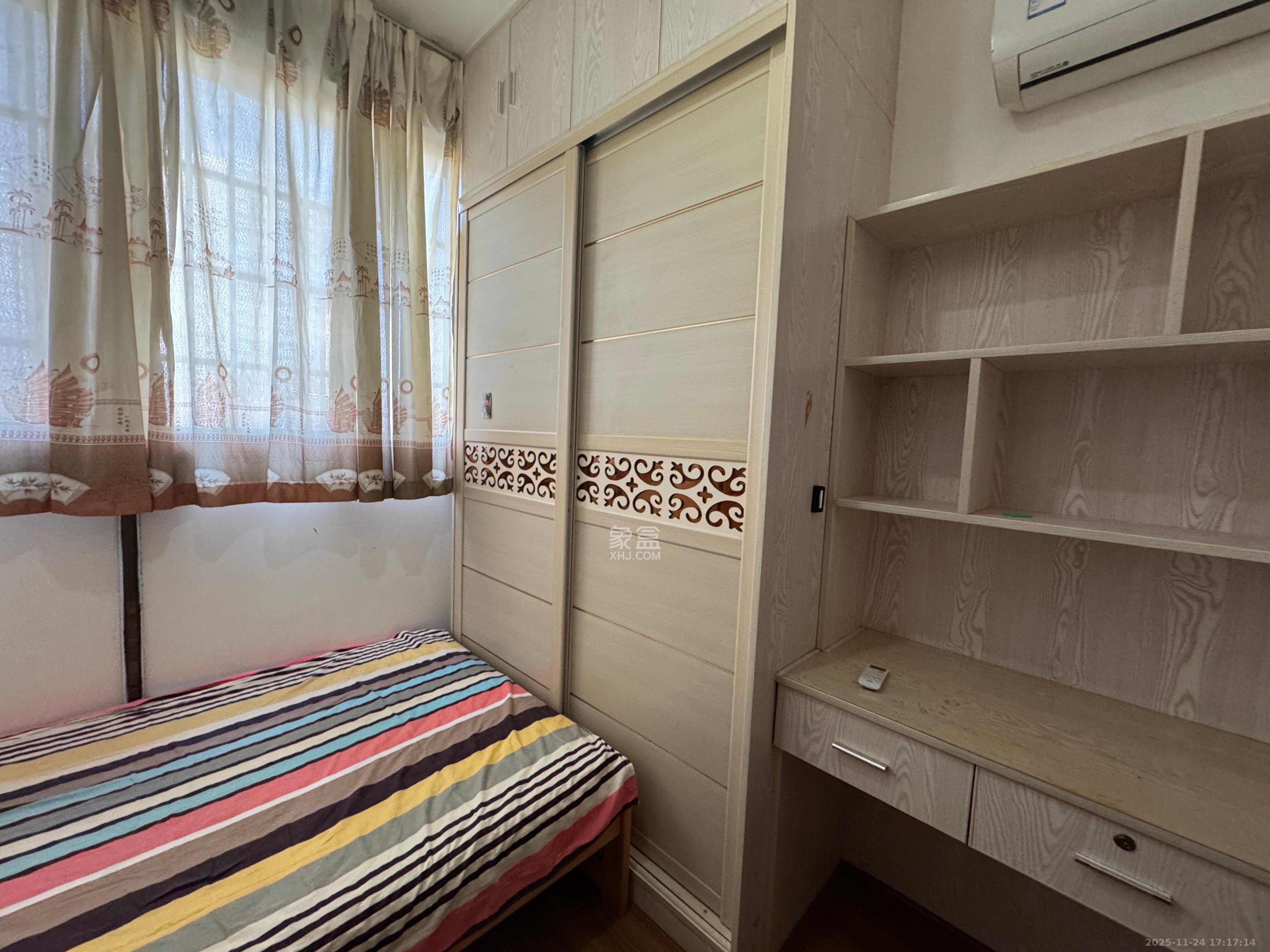 岳泰理想城  3室2厅1卫    2500.0元/月室内图