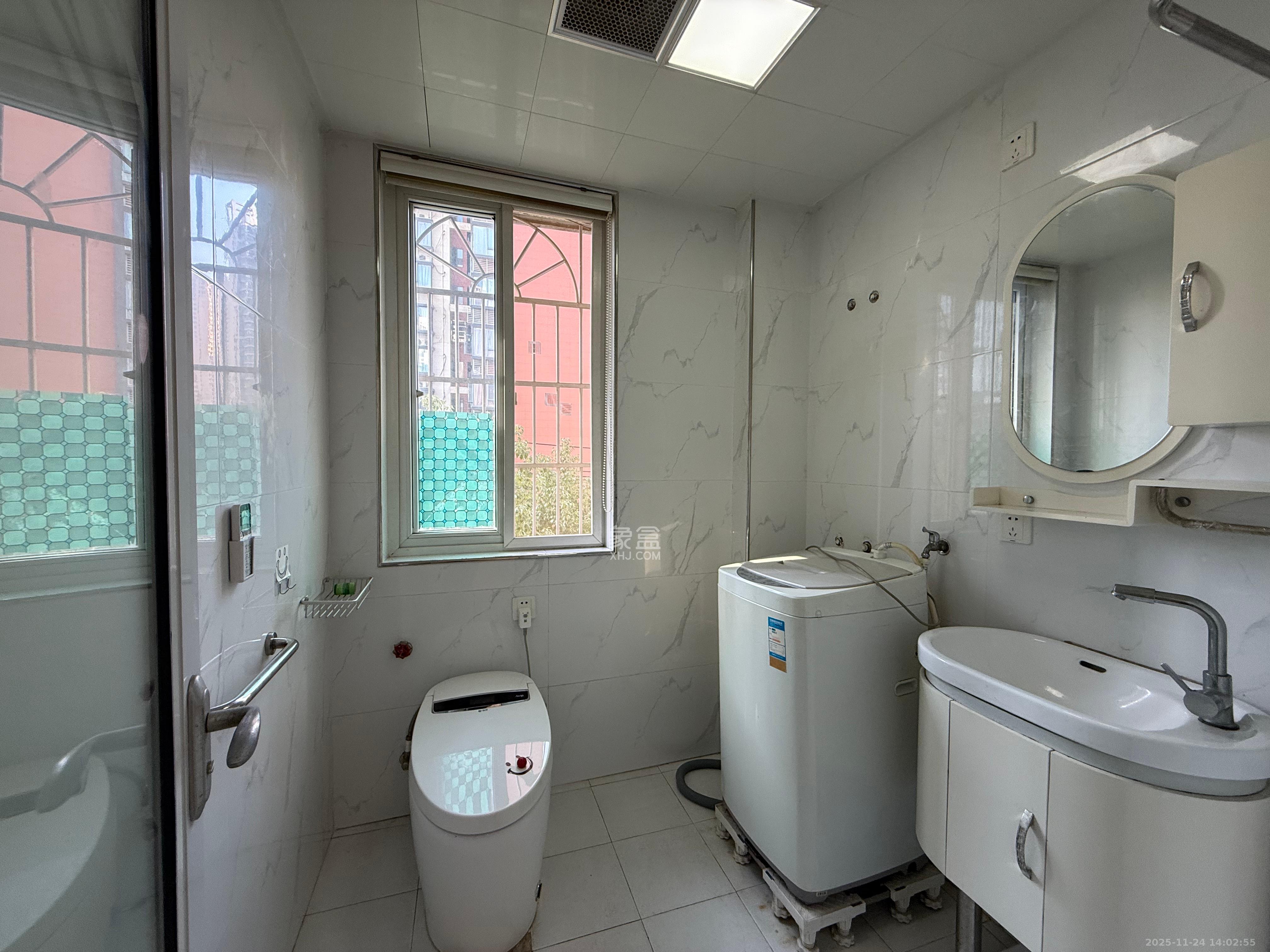 明珠苑 3室2厅2卫 2600.0元/月 明珠苑 3室2厅2卫 2600.0元/月室内图