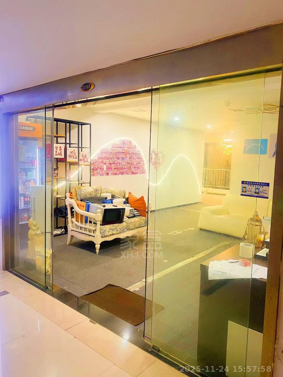 中央商业广场  1室1厅1卫    7980.0元/月