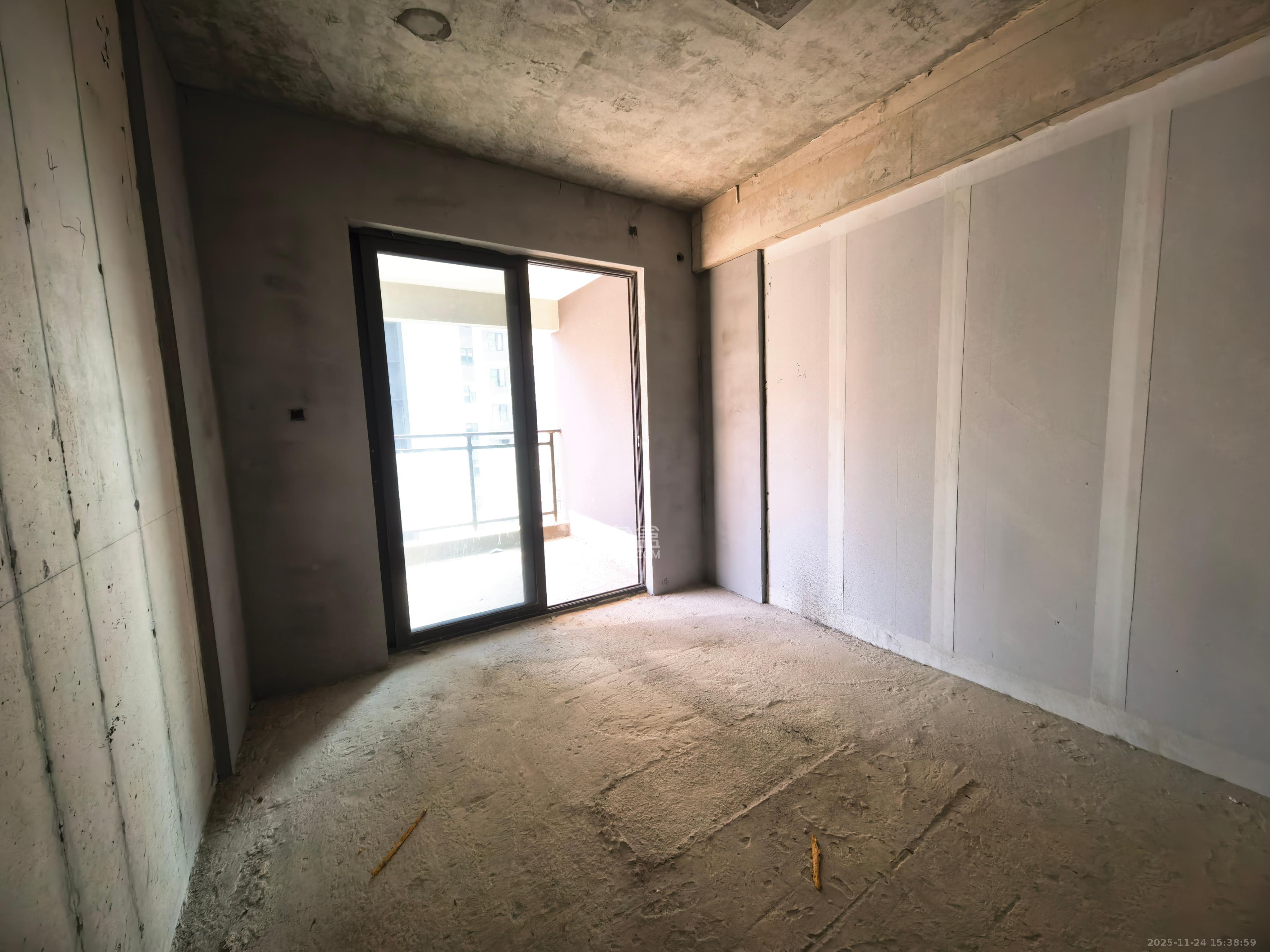 碧桂园博萃梅溪 3室2厅2卫 1800.0元/月 碧桂园博萃梅溪 3室2厅2卫 1800.0元/月室内图