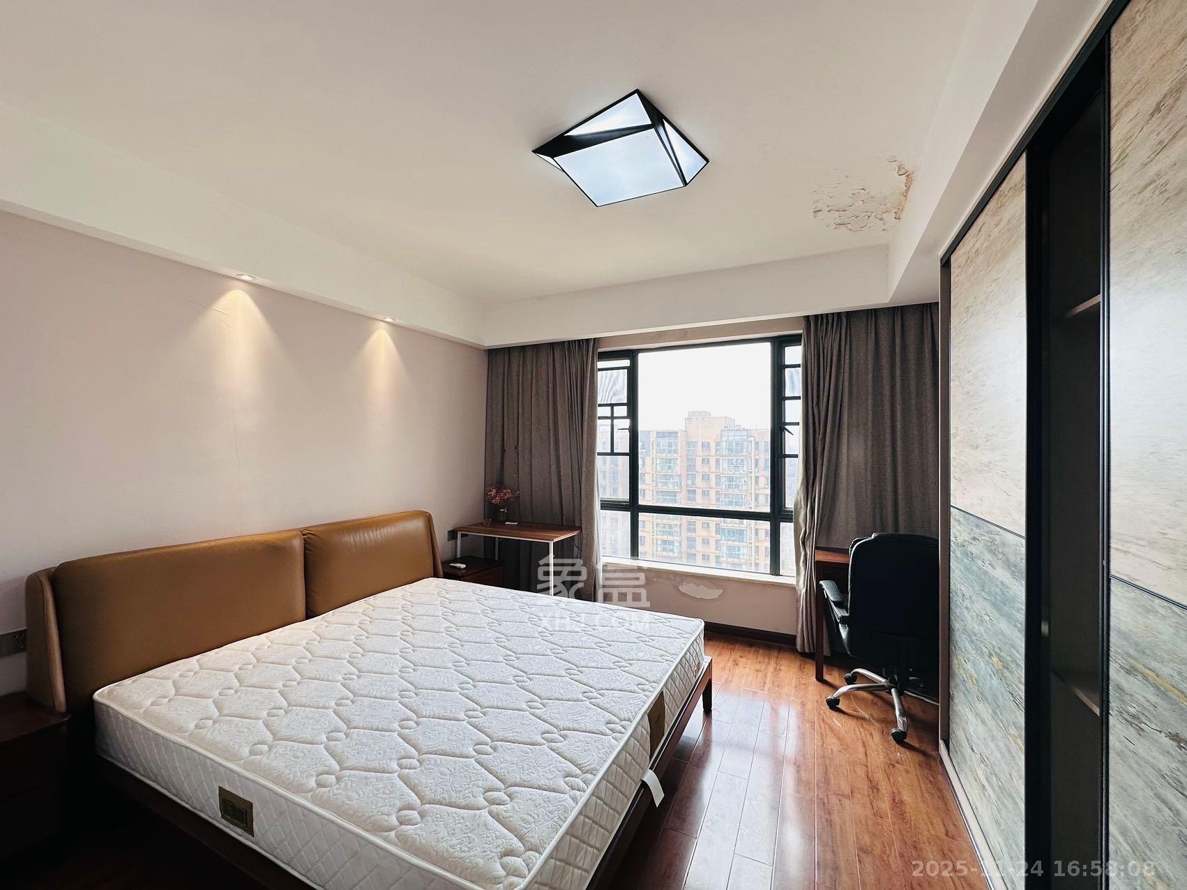 江河双水湾 4室2厅2卫 3500.0元/月 江河双水湾 4室2厅2卫 3500.0元/月室内图