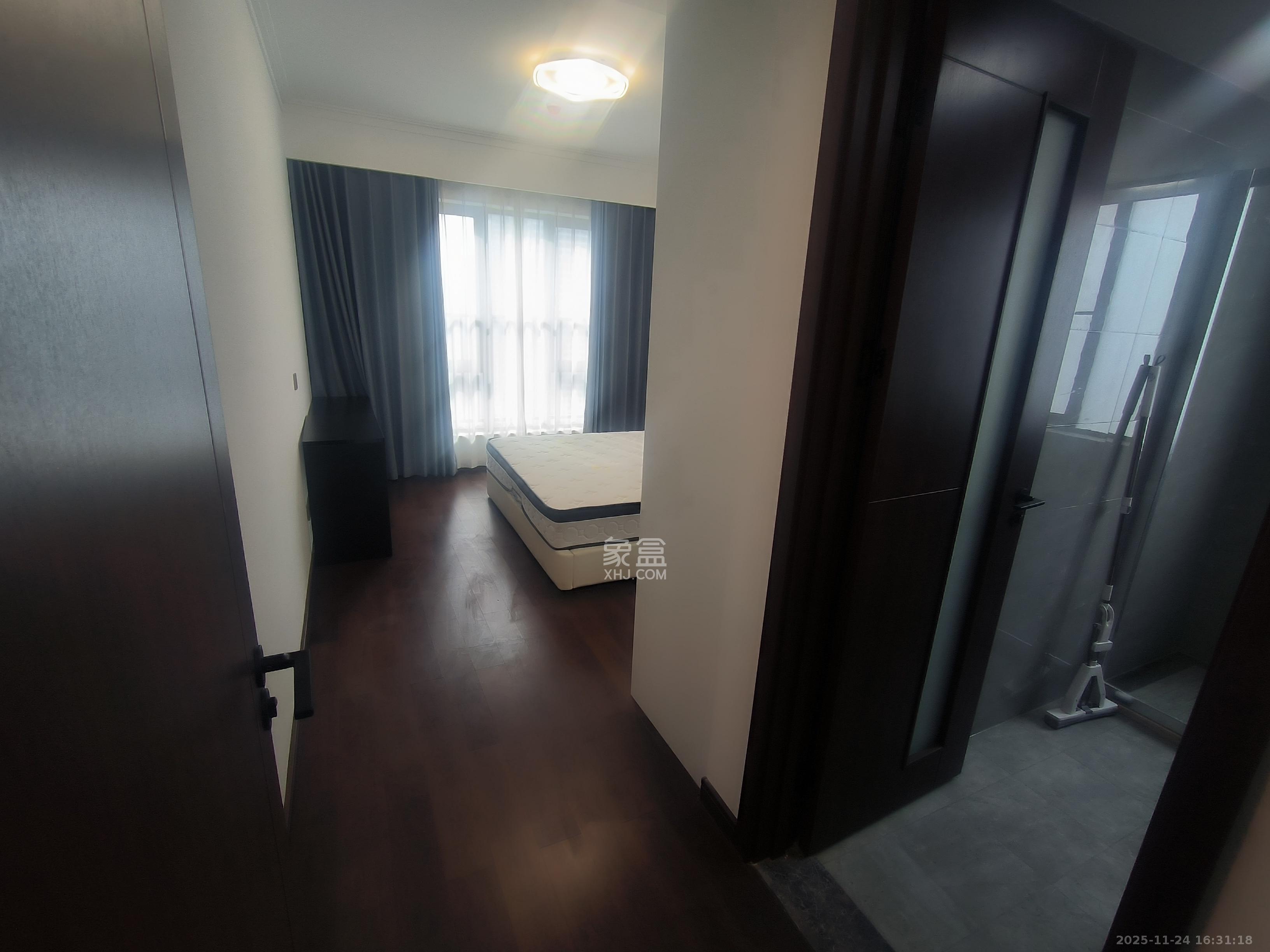 绿地长沙城际空间站（柏仕佳苑）  4室2厅2卫    3700.0元/月室内图