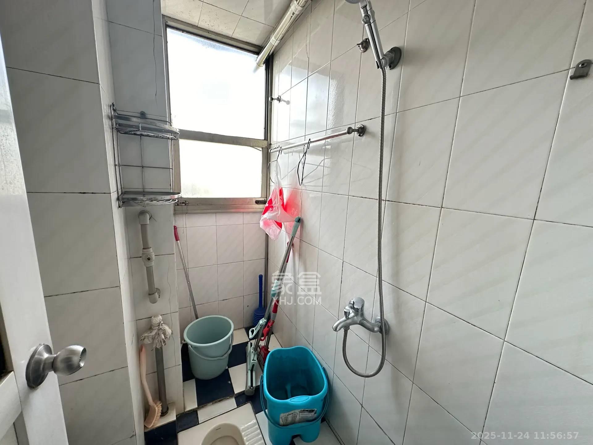 南园小区 3室1厅1卫 1300.0元/月 南园小区 3室1厅1卫 1300.0元/月室内图