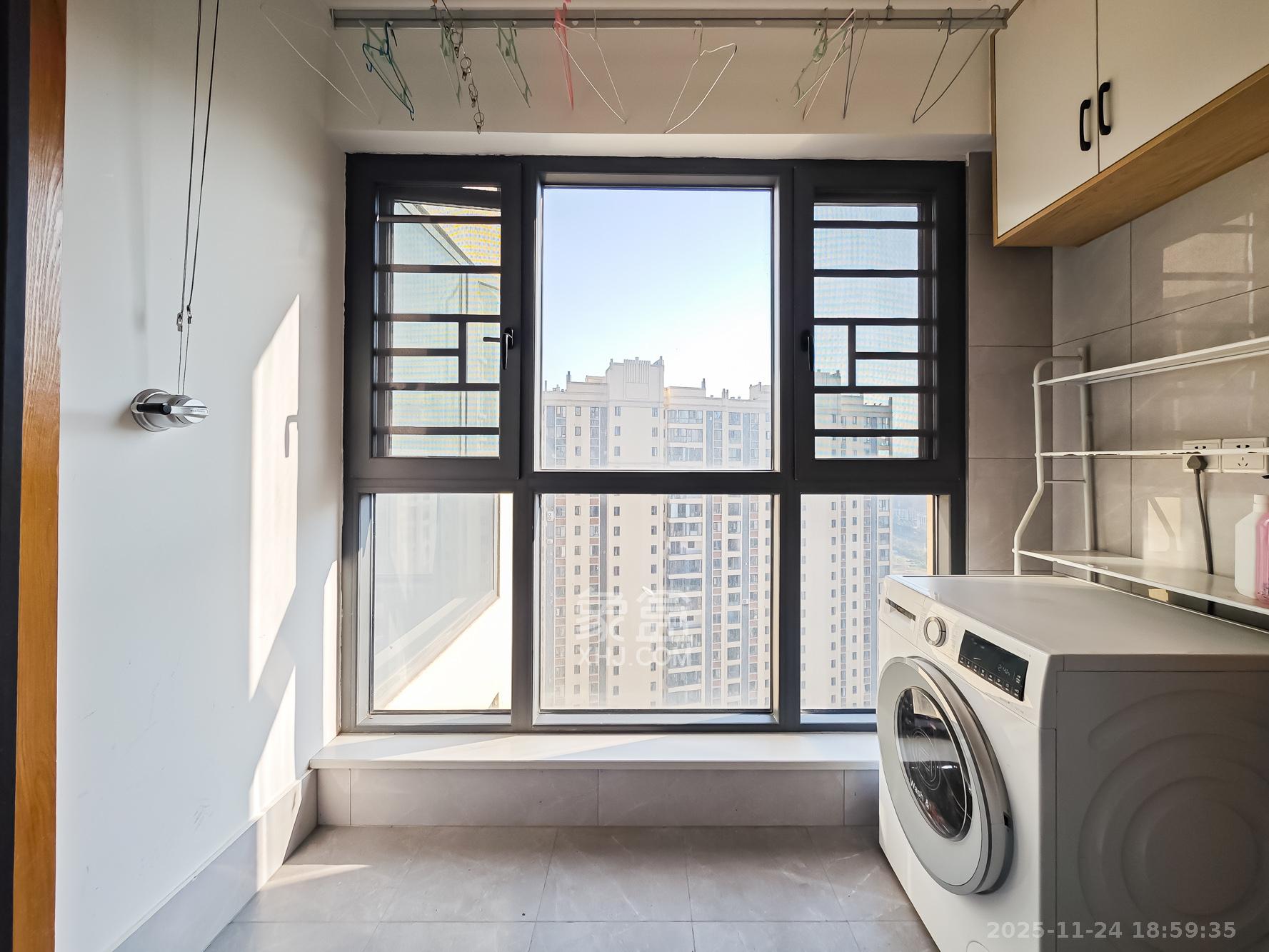 福晟钱隆国际(晟冉景苑) 3室2厅2卫 95.0万 福晟钱隆国际(晟冉景苑) 3室2厅2卫 95.0万阳台