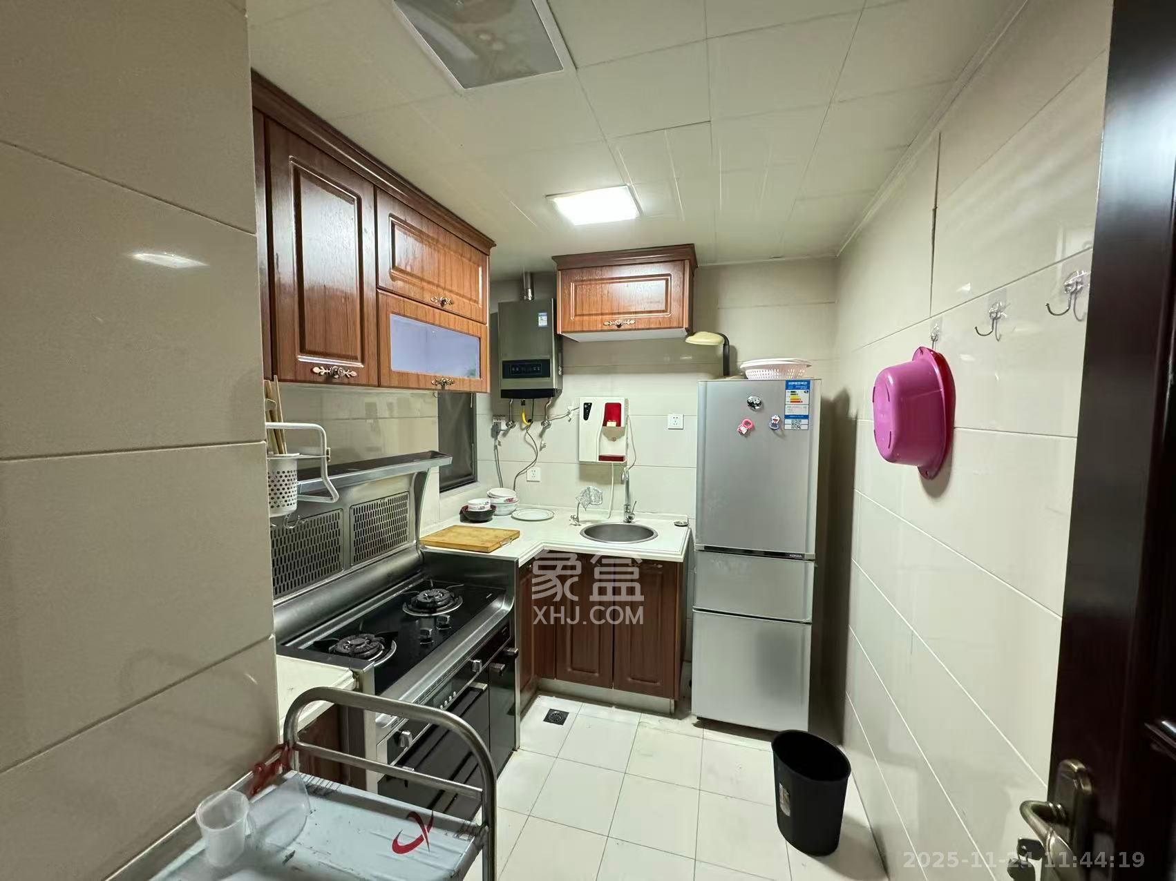 公园9号 3室2厅1卫 3400.0元/月 公园9号 3室2厅1卫 3400.0元/月室内图