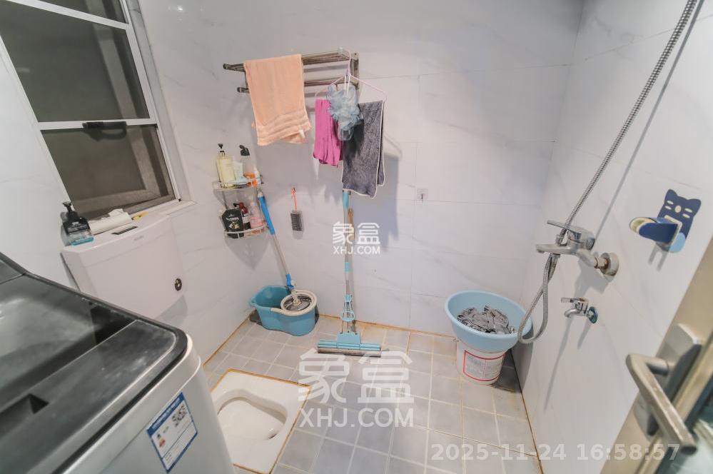 荣盛花语城 2室2厅1卫 1600.0元/月 荣盛花语城 2室2厅1卫 1600.0元/月室内图