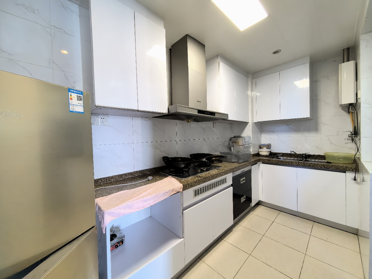 恒大绿洲  3室2厅1卫    1600.0元/月