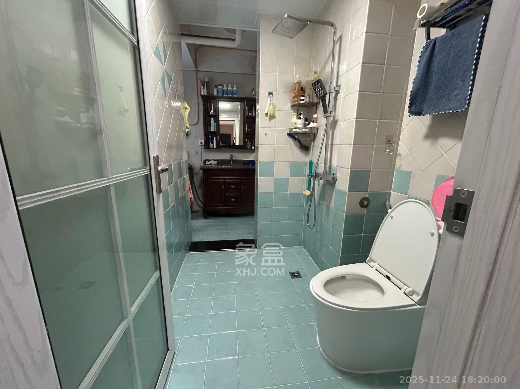 世茂铂翠湾一期 1室2厅1卫 2800.0元/月 世茂铂翠湾一期 1室2厅1卫 2800.0元/月室内图