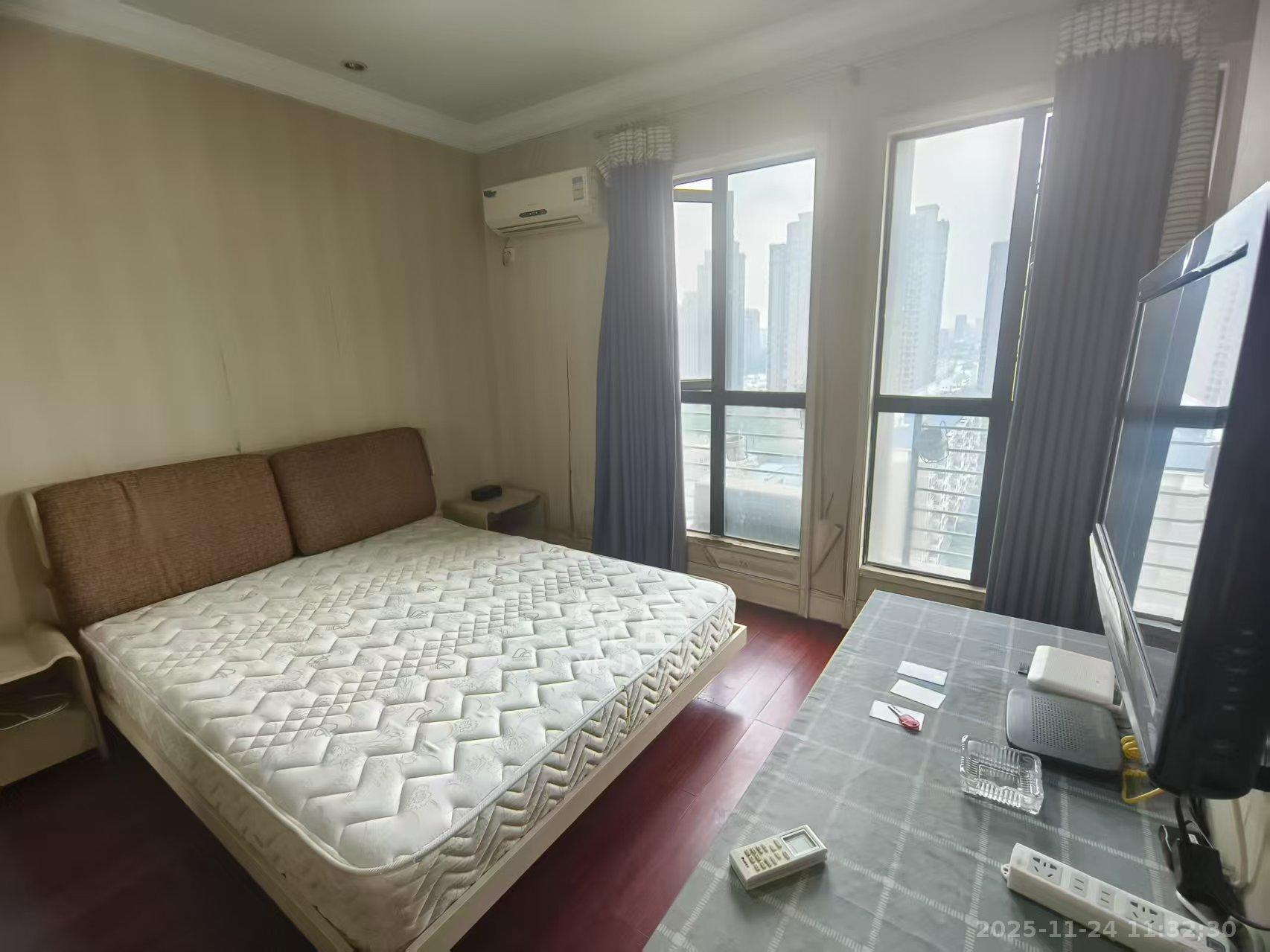 郡原广场  1室1厅1卫    1300.0元/月室内图