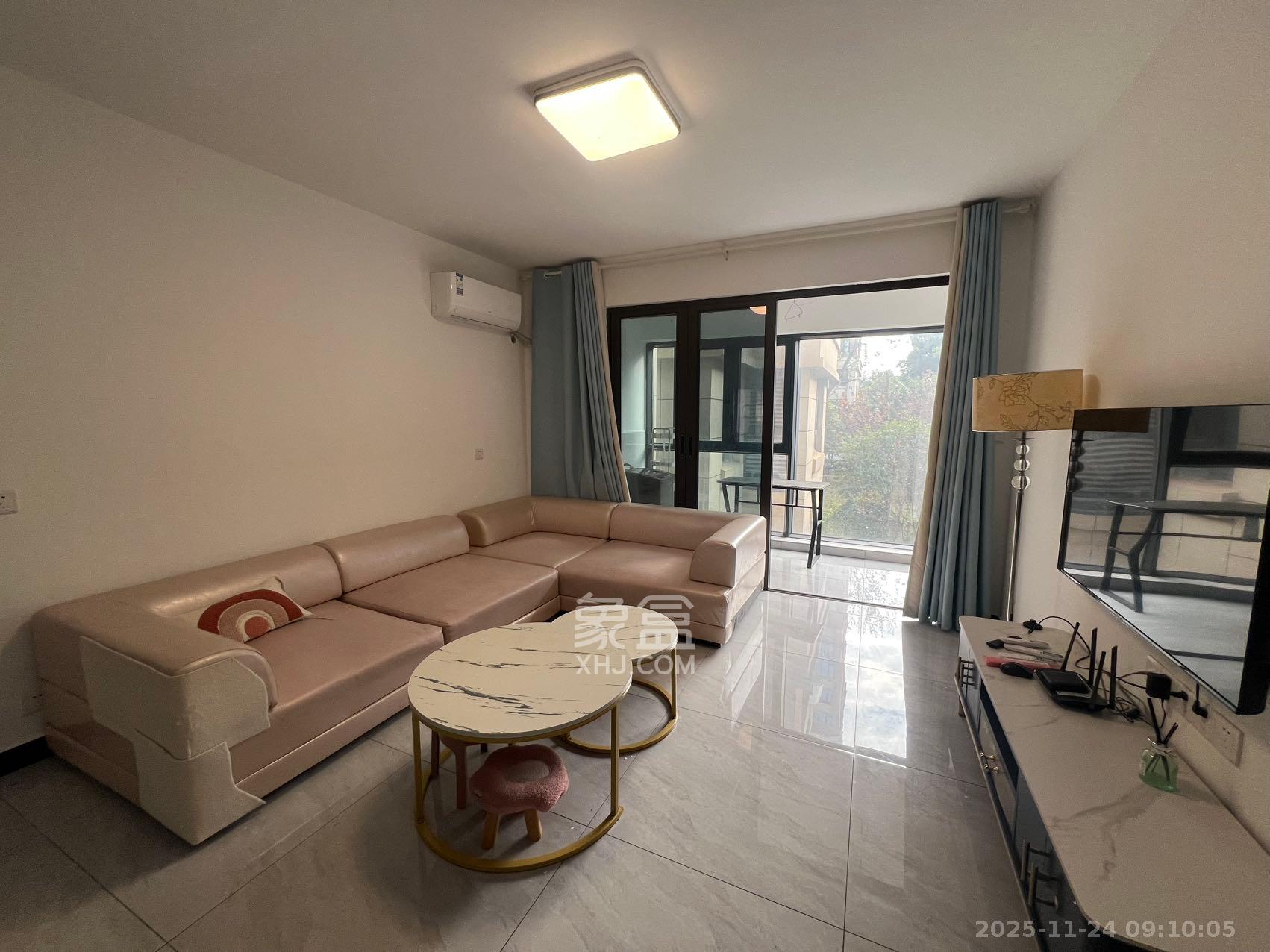 香缇雅苑（鑫远翡丽郡二期）  3室2厅2卫    3000.0元/月室内图