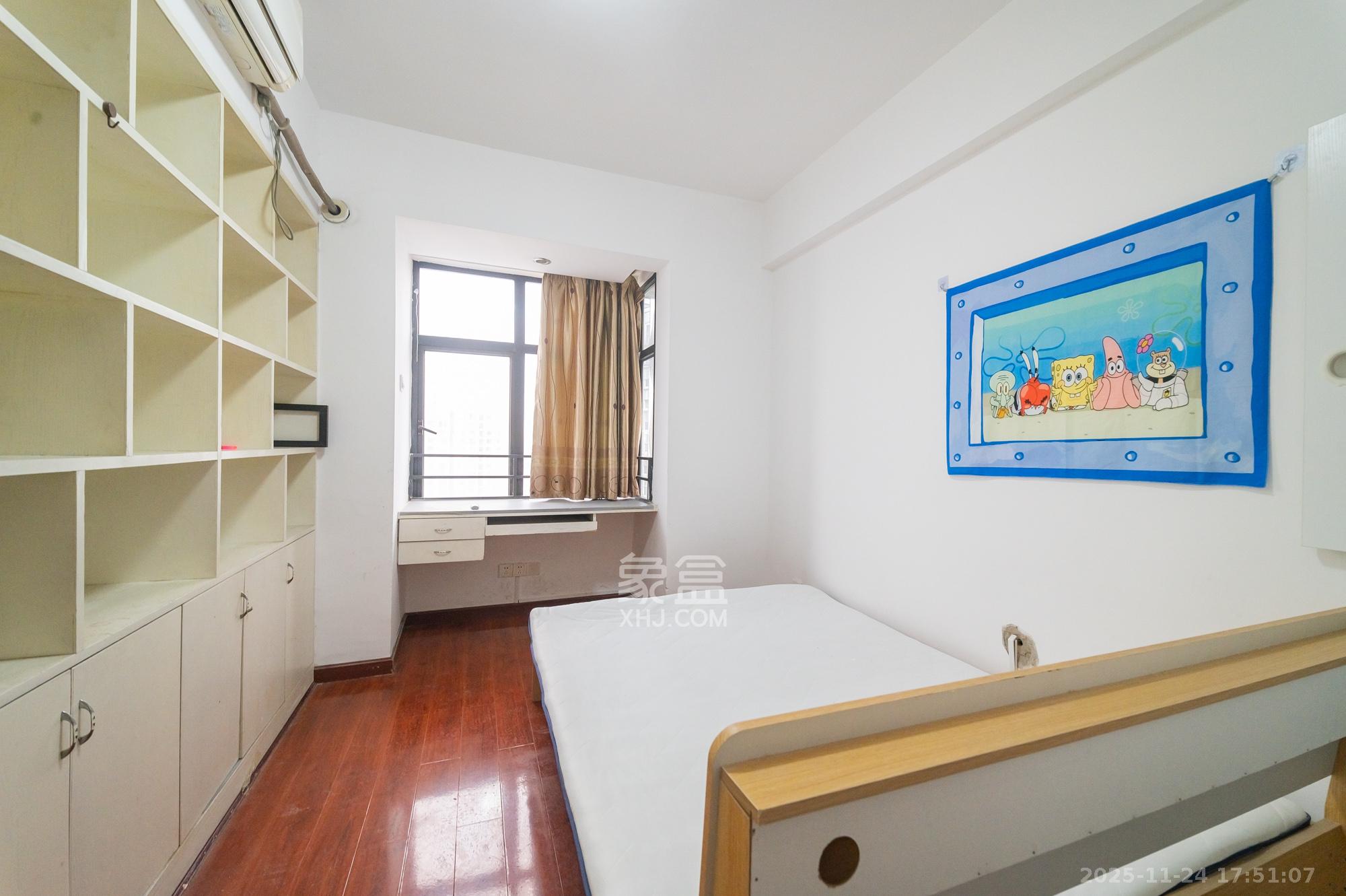 尚城  3室2厅2卫    80.0万卧室