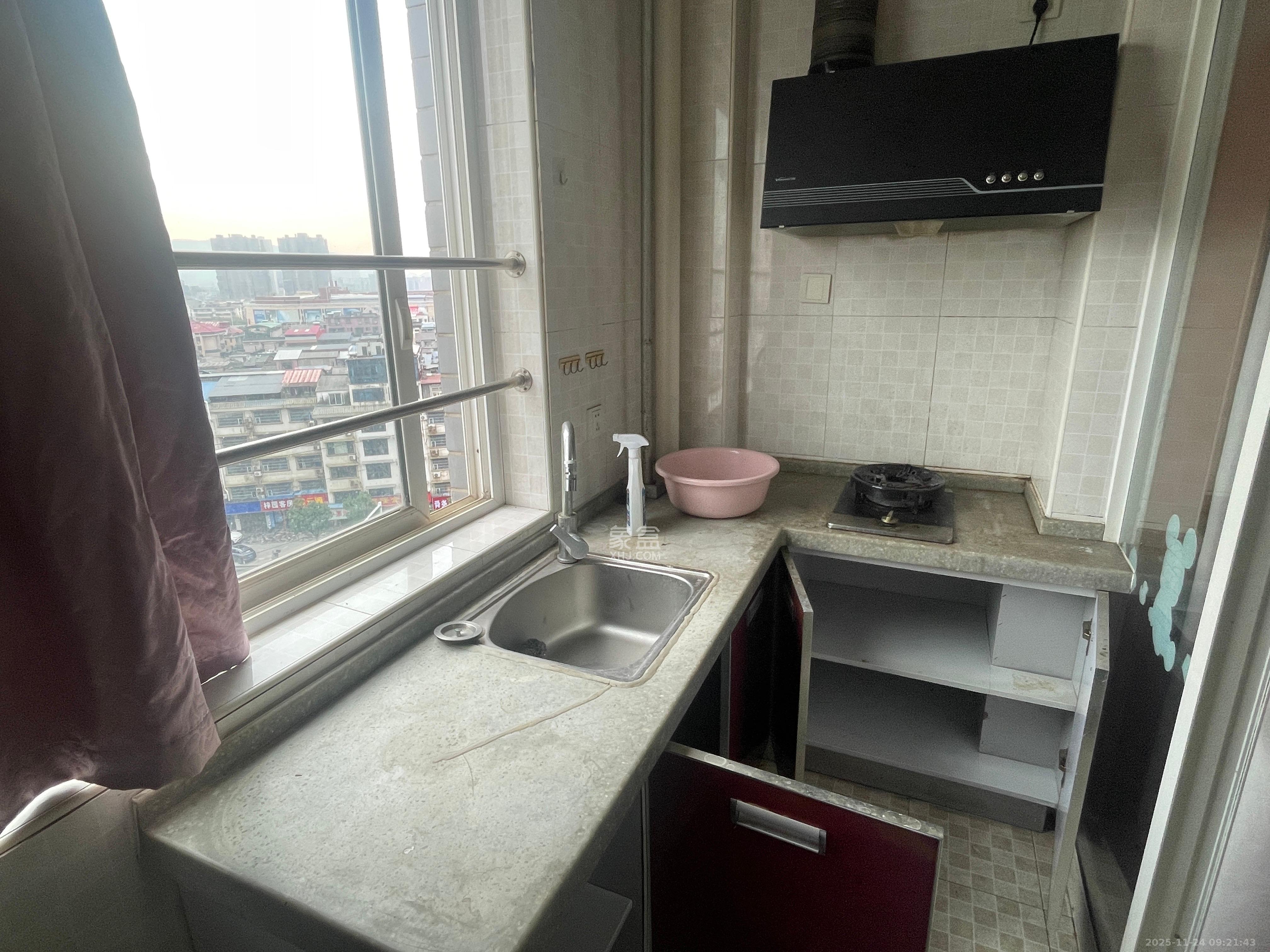 金谷大厦(桐梓坡西路) 1室0厅1卫 1550.0元/月 金谷大厦(桐梓坡西路) 1室0厅1卫 1550.0元/月室内图