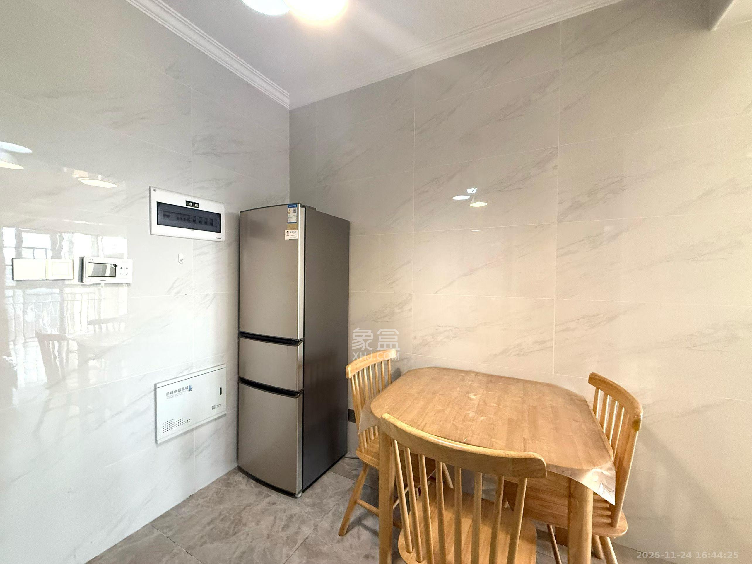 兴和佳苑安置小区 2室1厅1卫 1800.0元/月 兴和佳苑安置小区 2室1厅1卫 1800.0元/月室内图