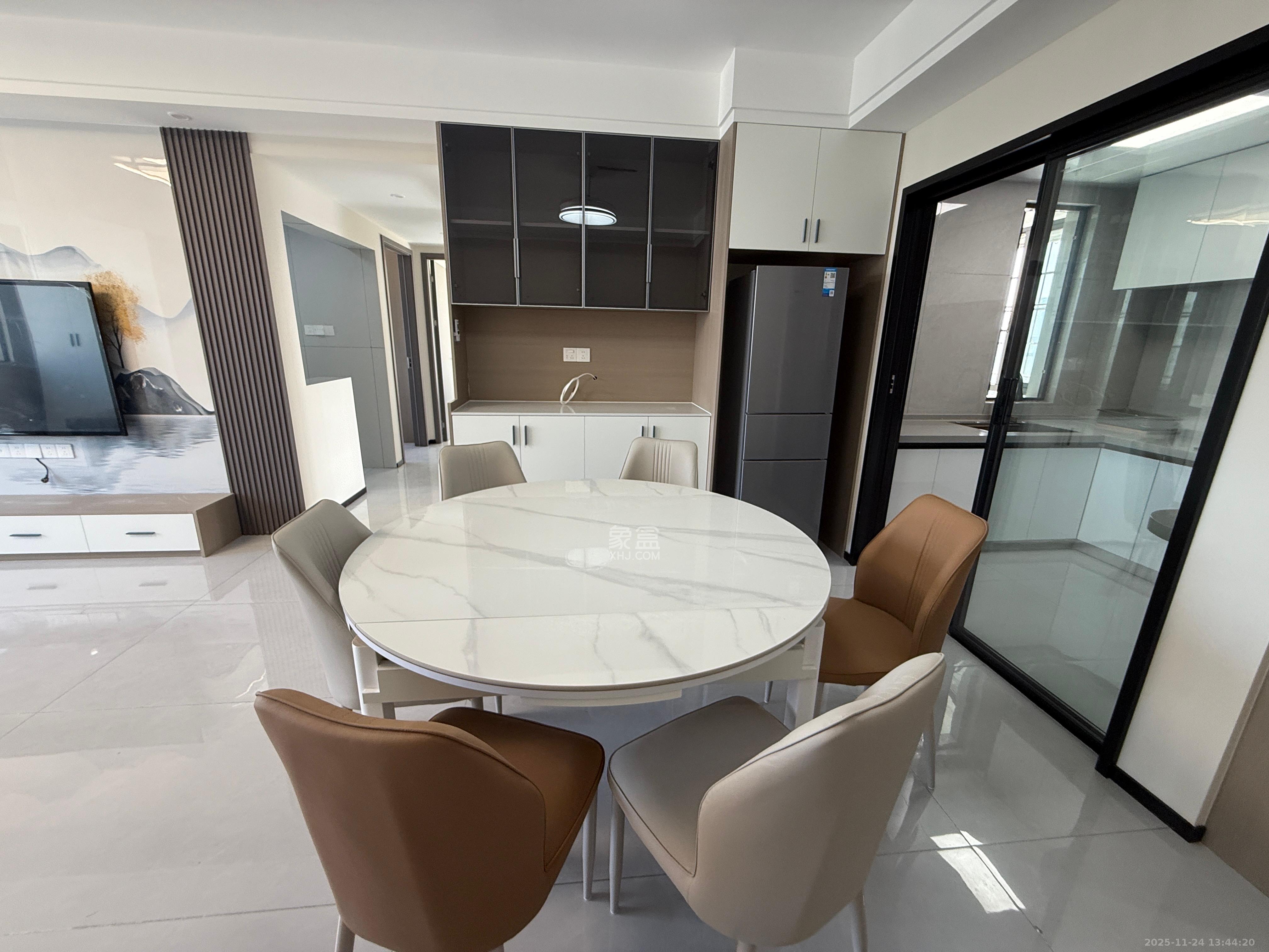 谷山景苑 3室2厅2卫 2000.0元/月 谷山景苑 3室2厅2卫 2000.0元/月室内图