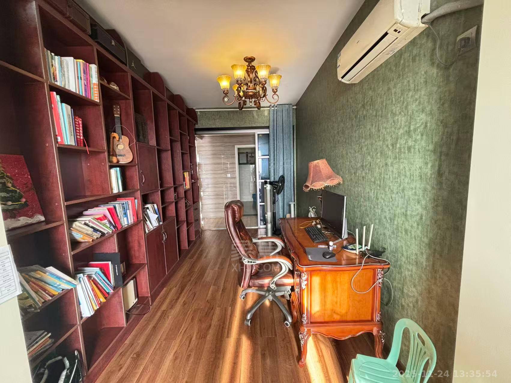 近水楼台  3室2厅2卫    3000.0元/月室内图