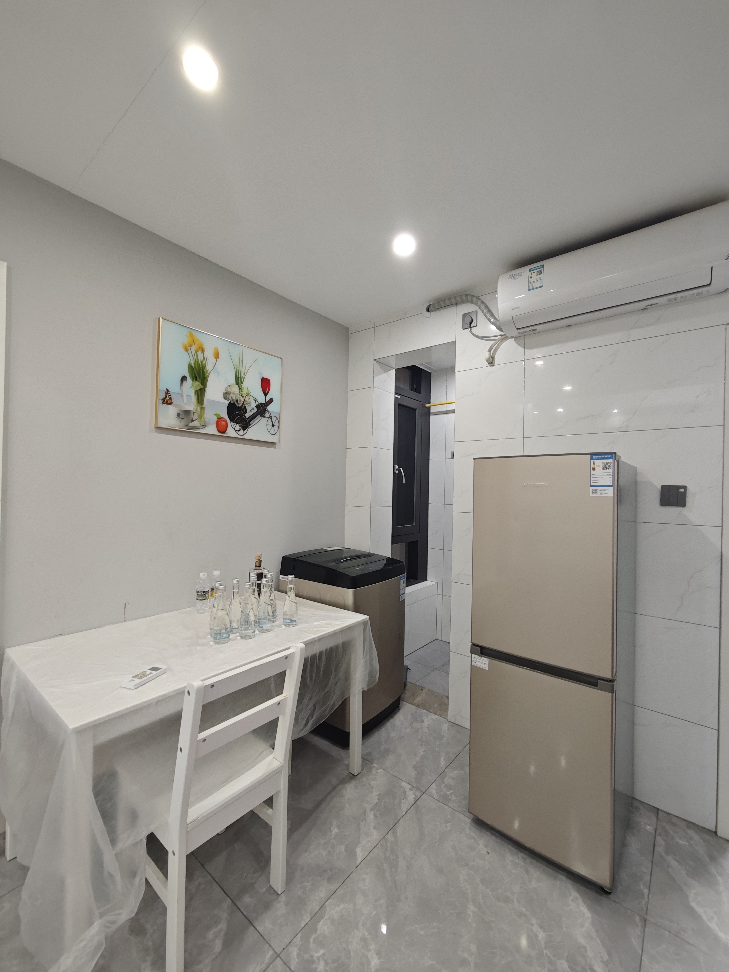 华润中心一期  2室1厅1卫    3300.0元/月室内图