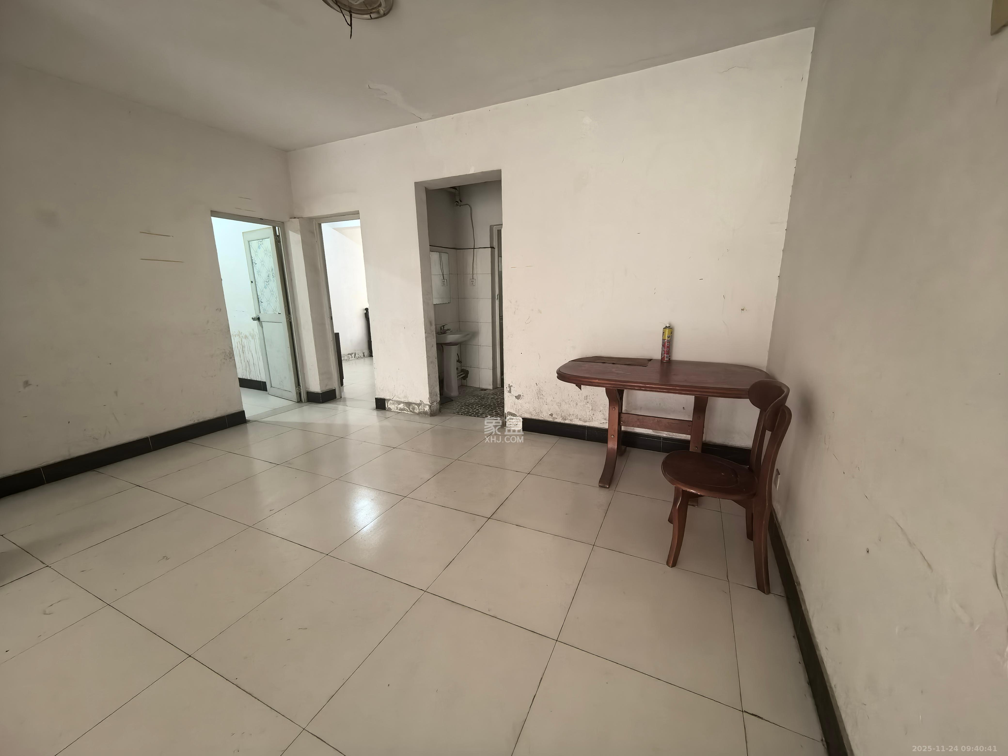 泰禹家园(彩云之翼家园一期、二期、三期) 3室2厅2卫 1800.0元/月 泰禹家园(彩云之翼家园一期、二期、三期) 3室2厅2卫 1800.0元/月室内图