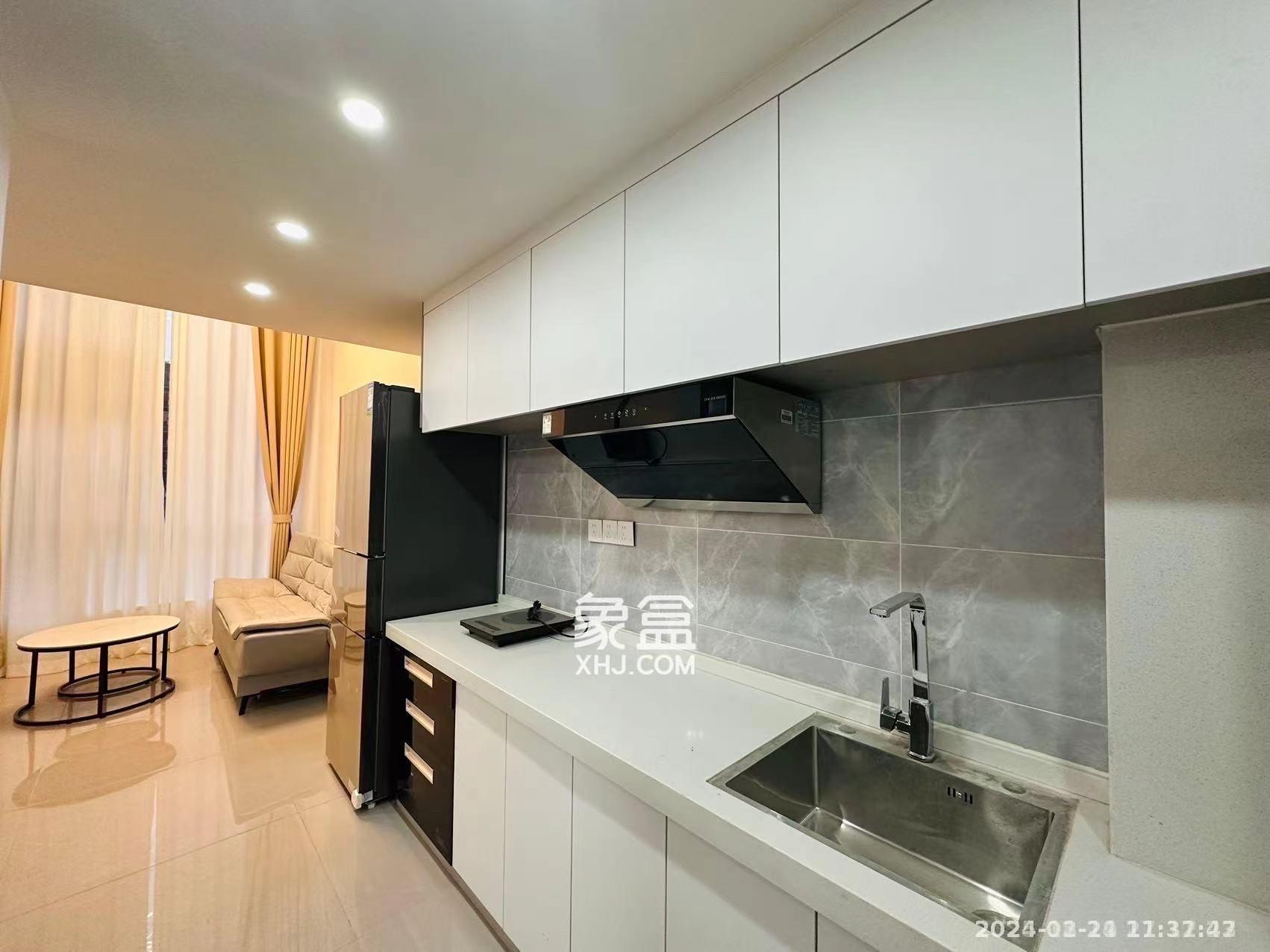 卓越中寰  2室1厅1卫    2100.0元/月室内图