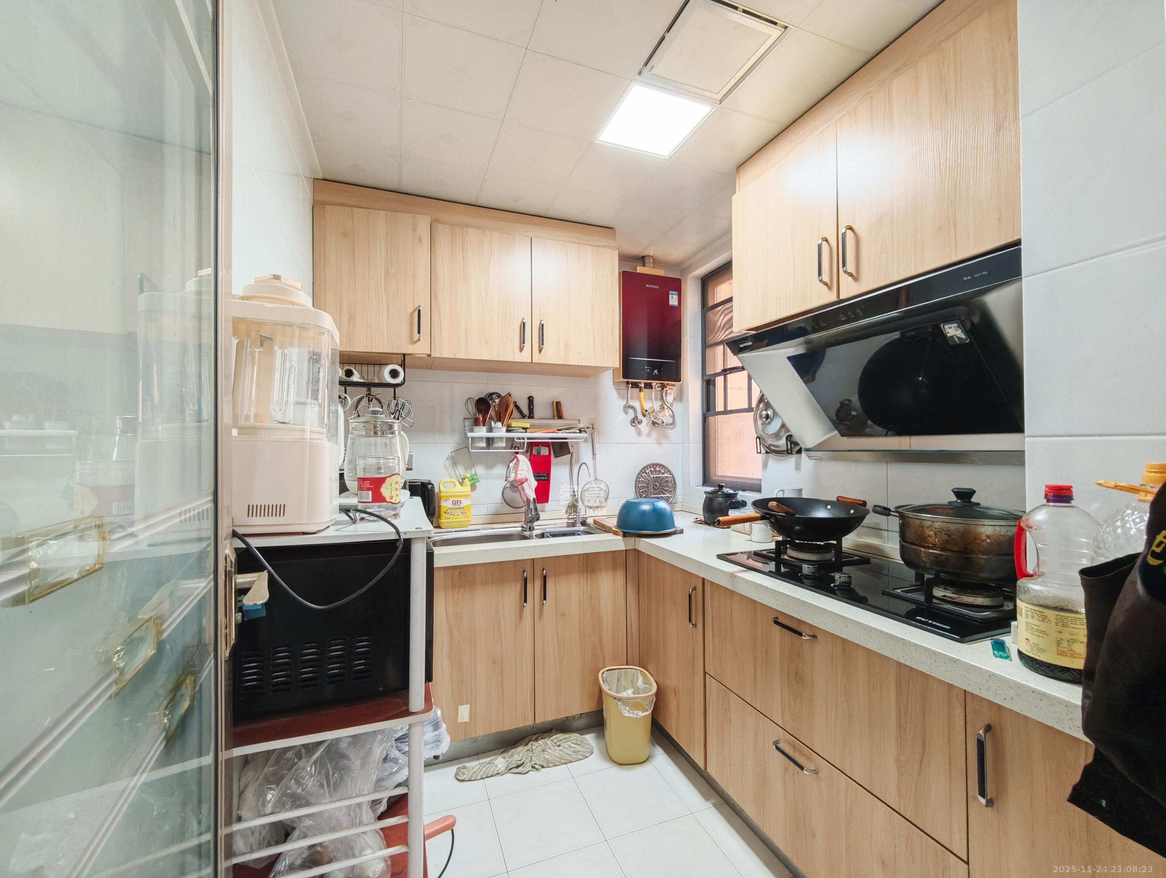 保利城(中航城国际社区、郡原美村) 4室2厅1卫 76.0万 保利城(中航城国际社区、郡原美村) 4室2厅1卫 76.0万其他